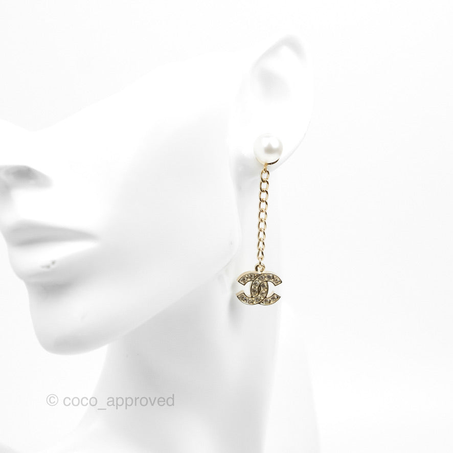Chanel Pearl Chain Crystal CC Drop Earrings Gold Tone 20B