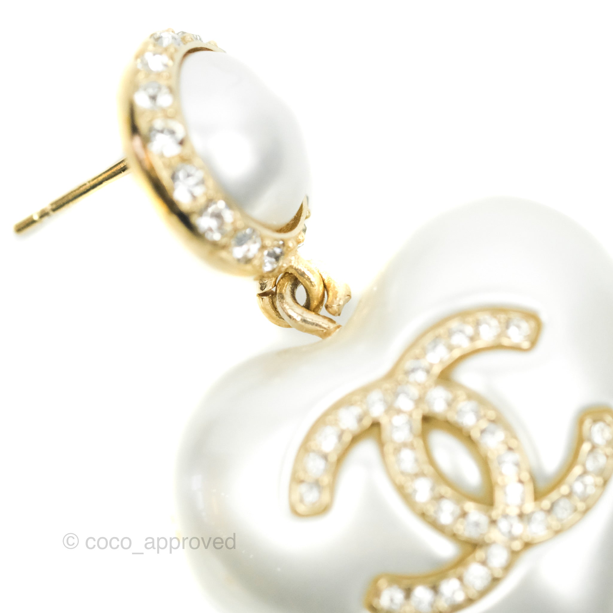 Chanel CC Pearl Heart Drop Earrings Gold Tone 21C – Coco Approved