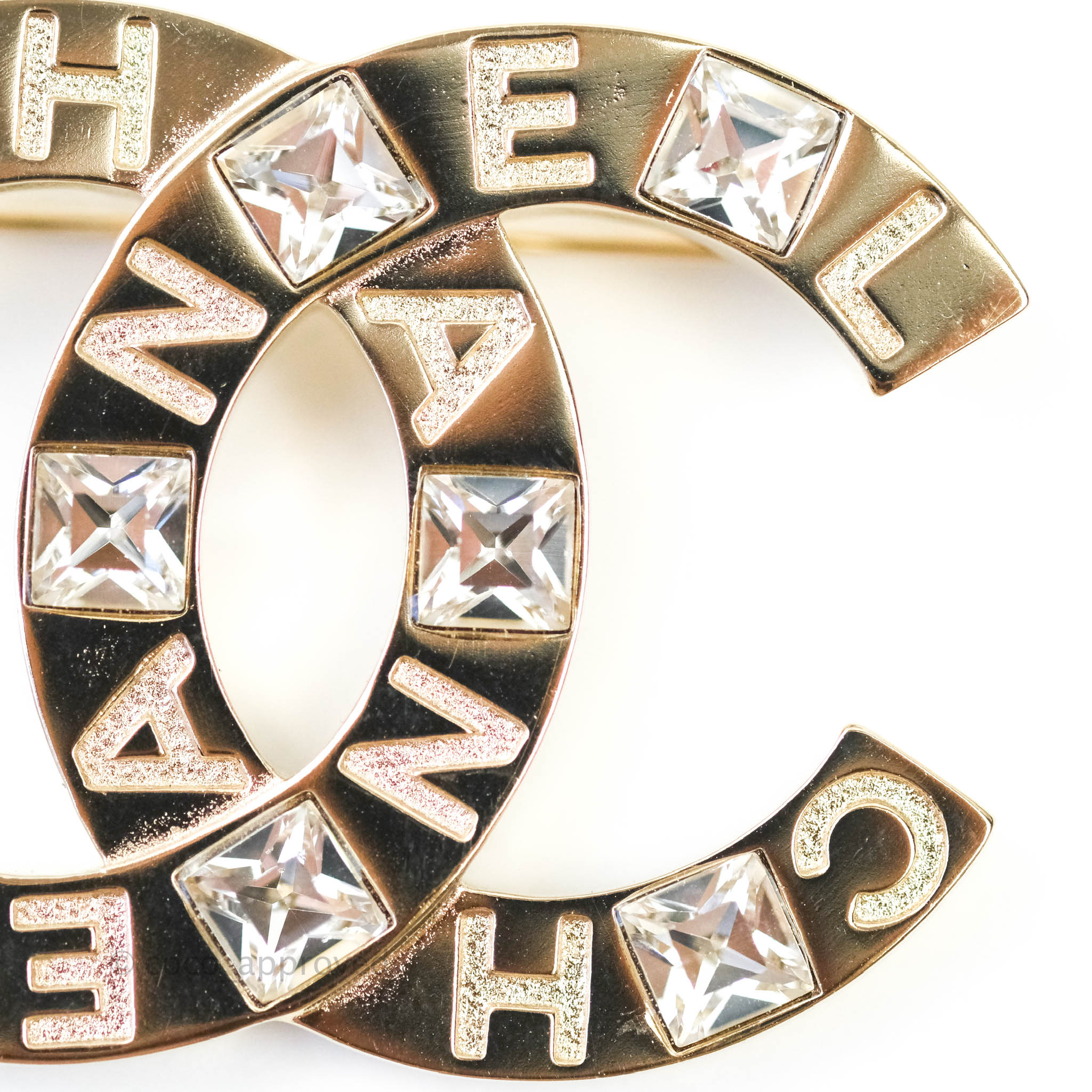 Chanel CC Crystal Brooch Gold Tone 21A – Coco Approved Studio