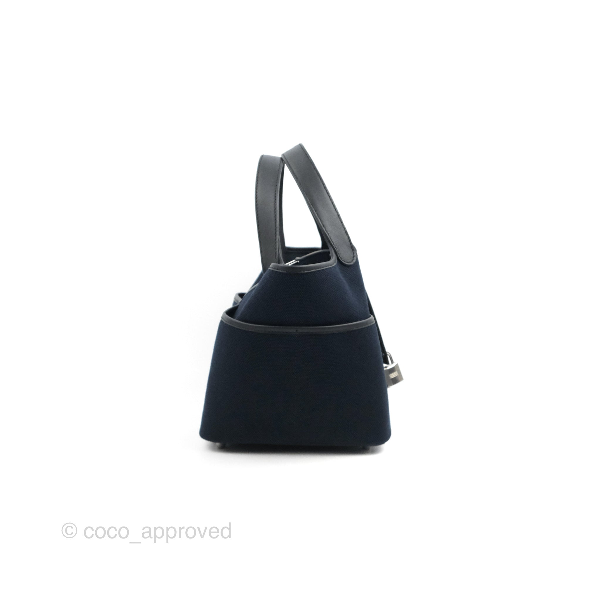Brand New Authentic Hermes Picotin Lock 18 pocket bag, noir color, gold  hardware