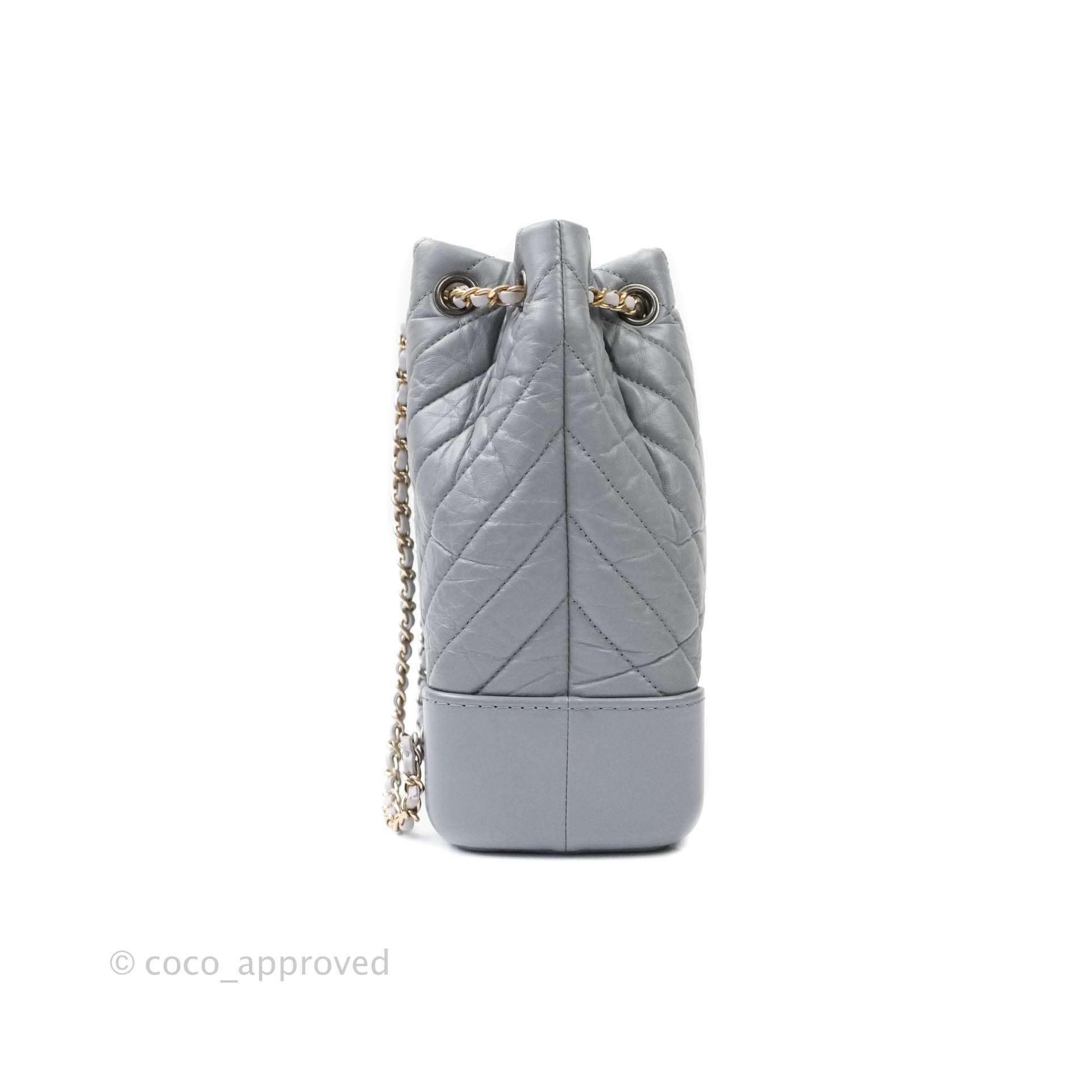 vinde Monument Fem Chanel Small Chevron Gabrielle Backpack Aged Calfskin Grey – Coco Approved  Studio