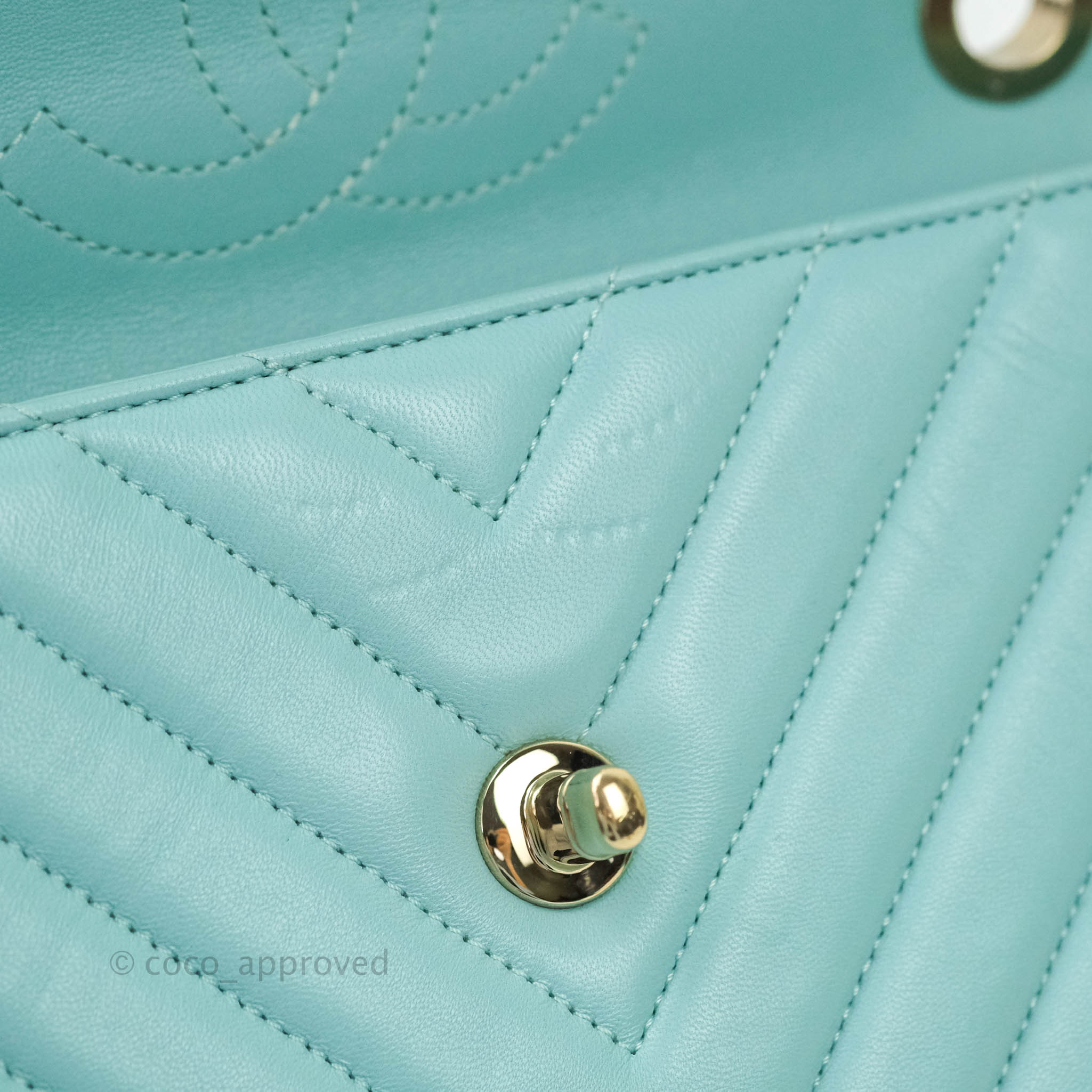 Chanel Trendy CC Chevron Lambskin Flap Bag Tiffany Blue Gold Hardware –  Coco Approved Studio