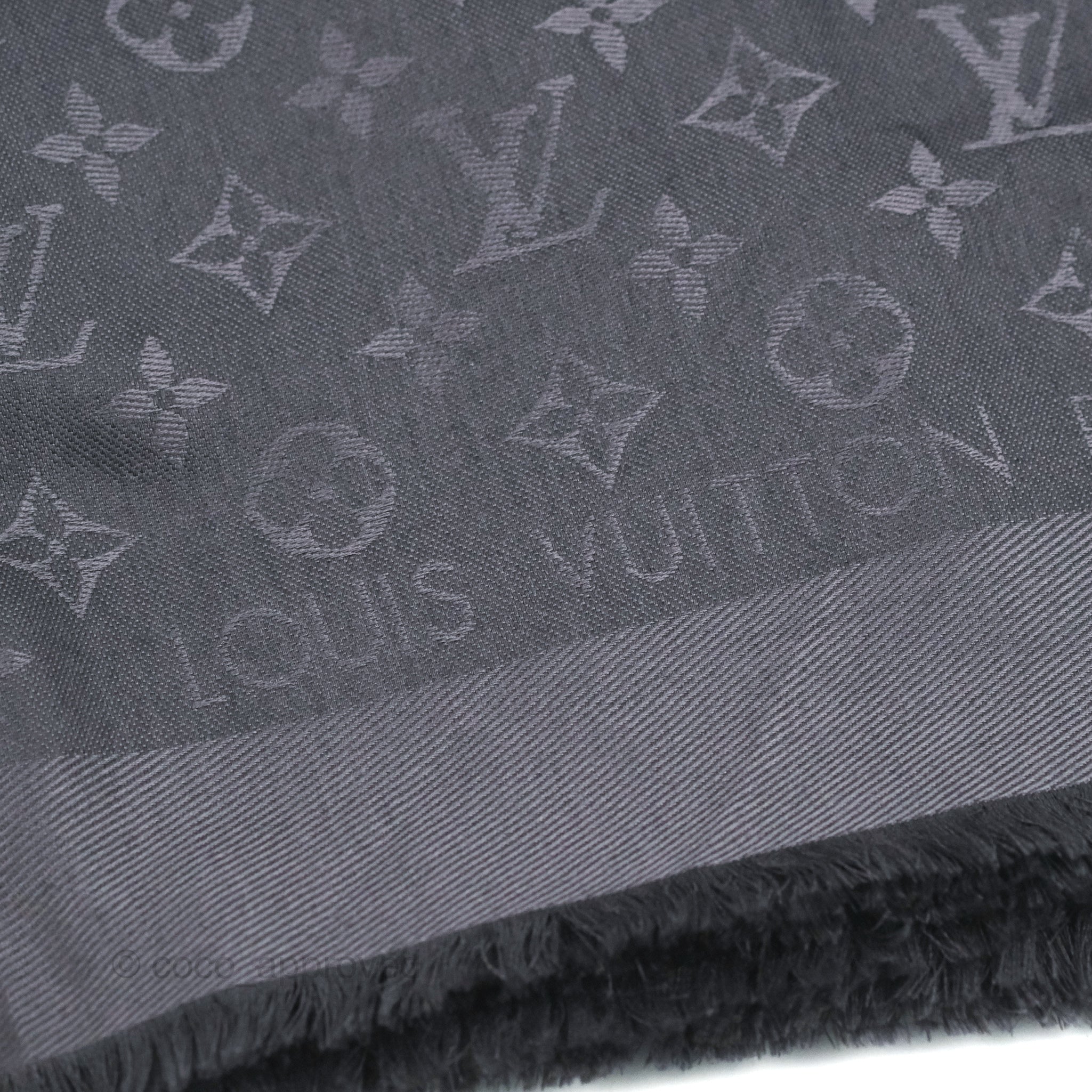 New Louis Vuitton Black Jungle Wool Silk Shawl