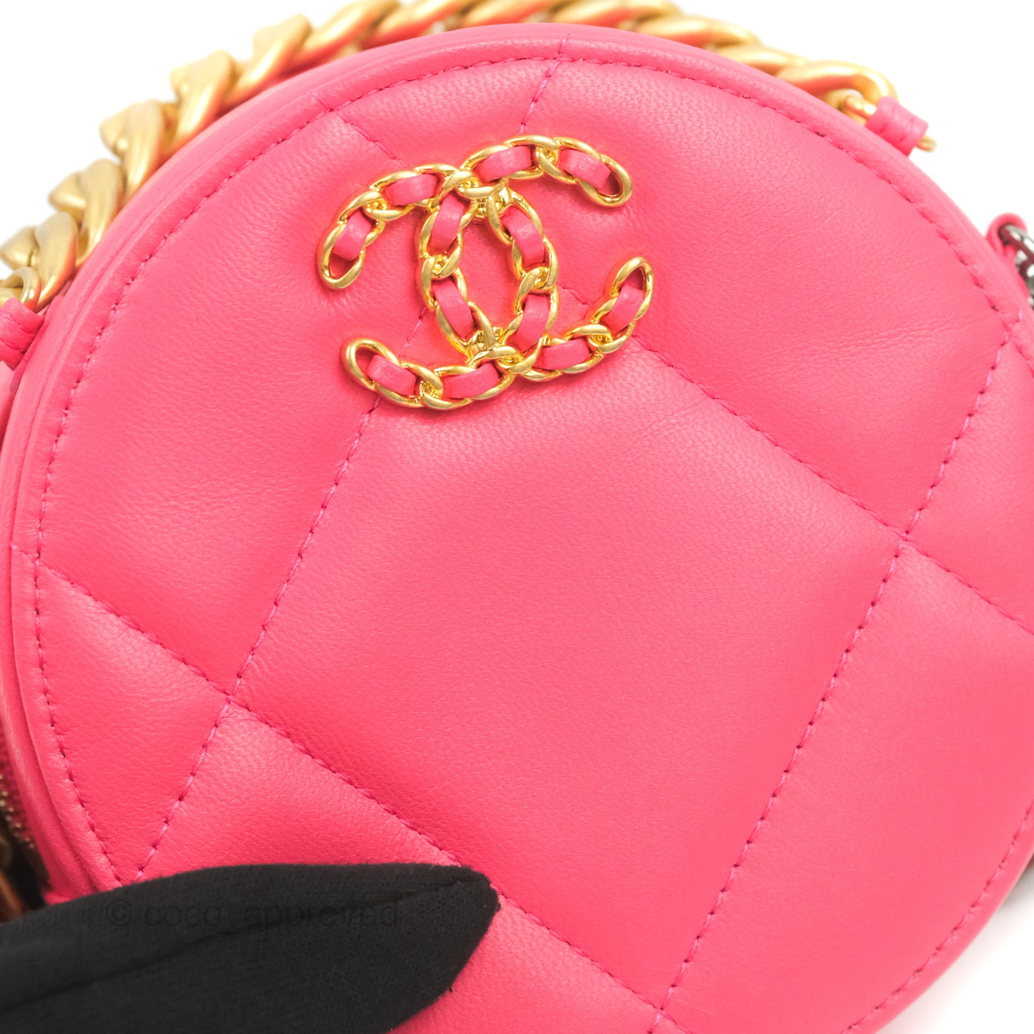 Chanel 19 Round Clutch With Chain Dark Pink Mixed Hardware – Coco Approved  Studio