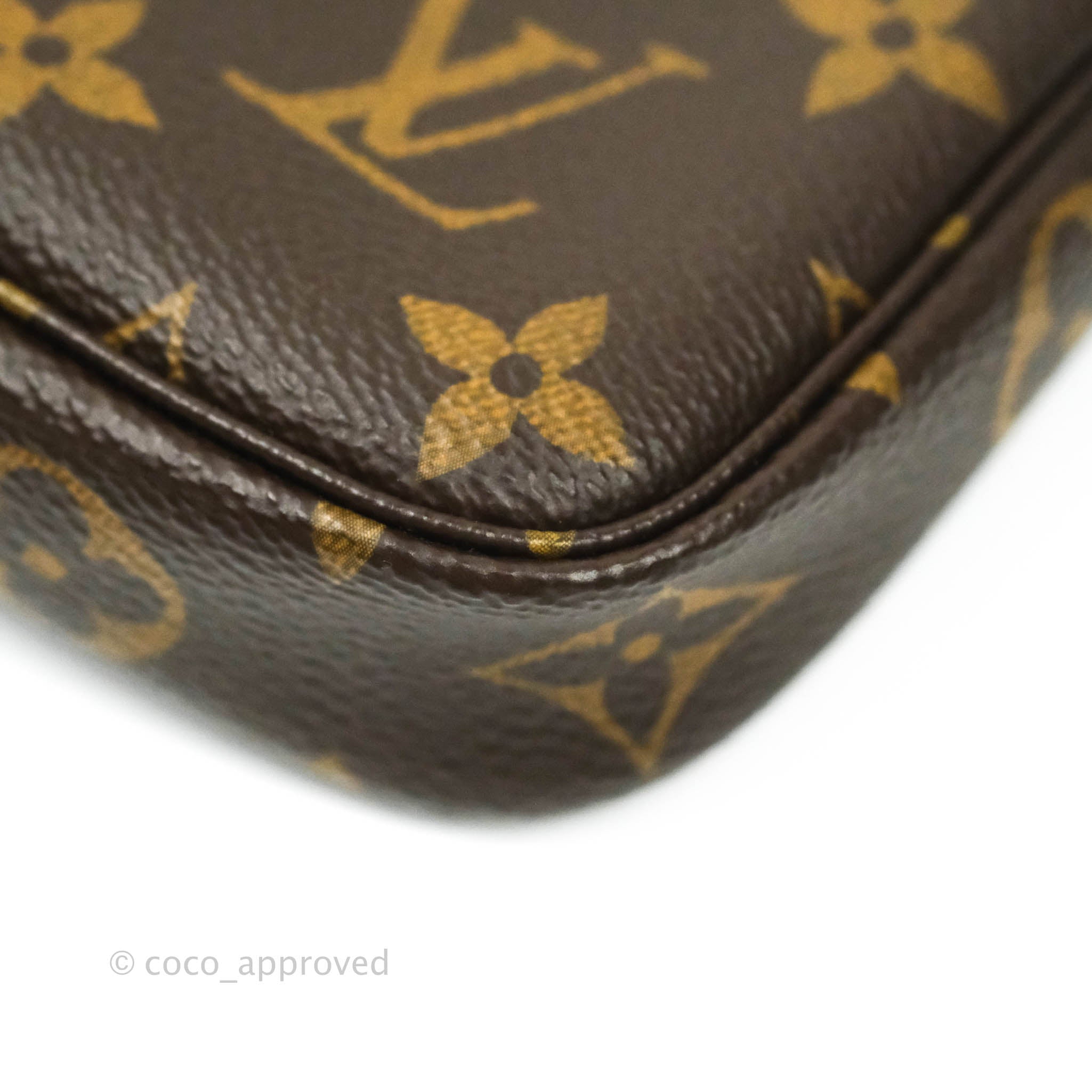 Louis Vuitton Mini Pochette Accessories⁣ – Coco Approved Studio
