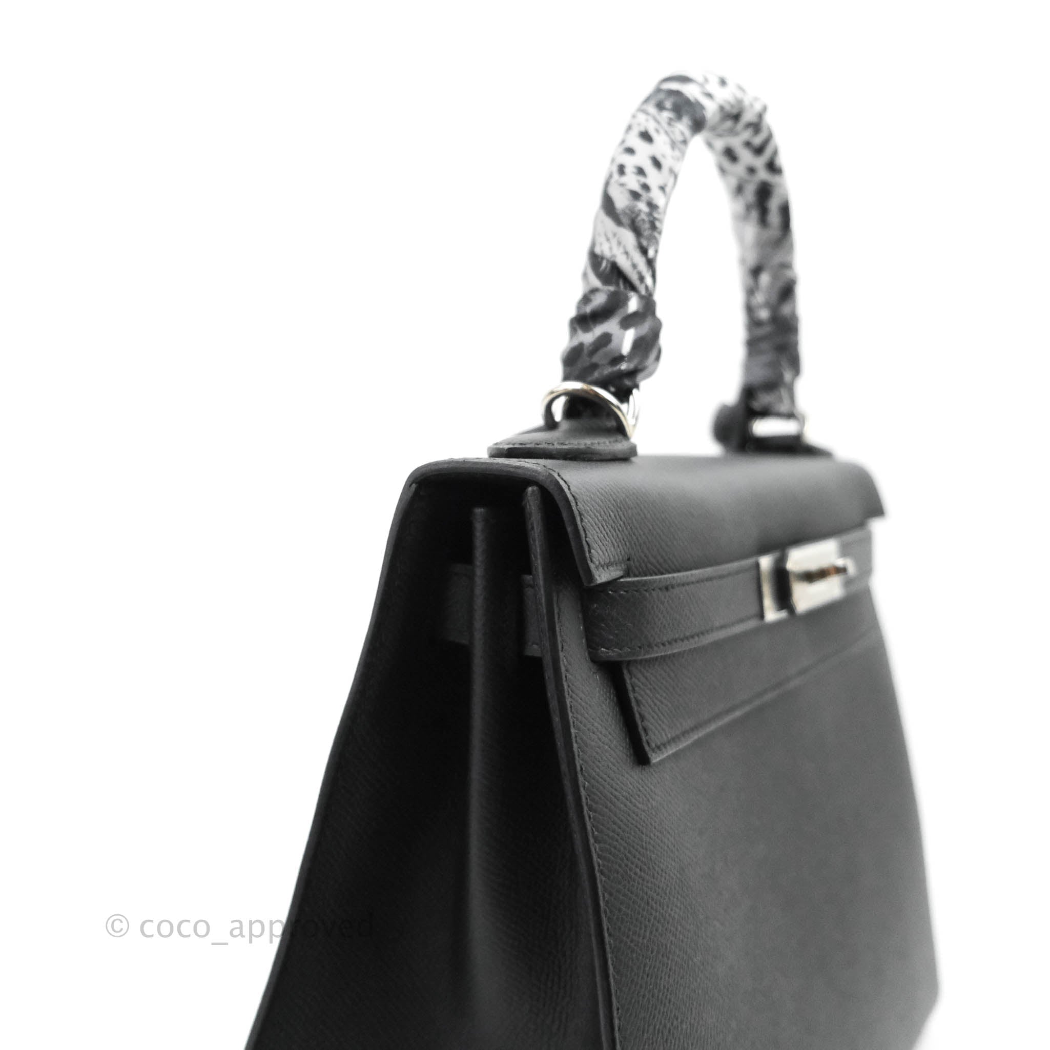 Hermes Kelly Sellier 28 Black Epsom Palladium Hardware – Madison Avenue  Couture