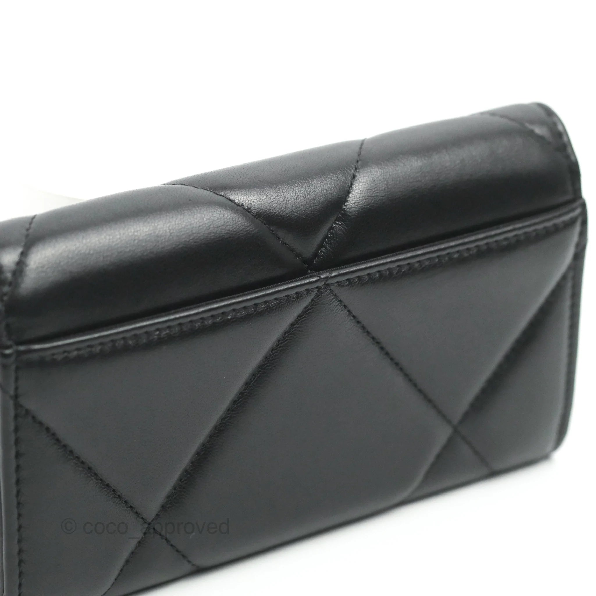CHANEL Lambskin Quilted Chanel 19 Card Holder Grey 935133