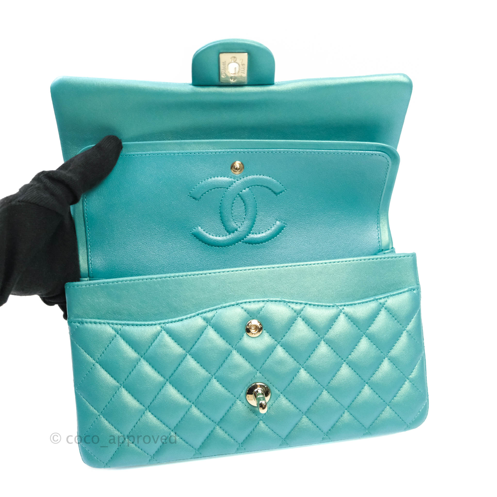 Chanel Classic M/L Medium Double Flap Iridescent Turquoise Calfskin Go – Coco  Approved Studio