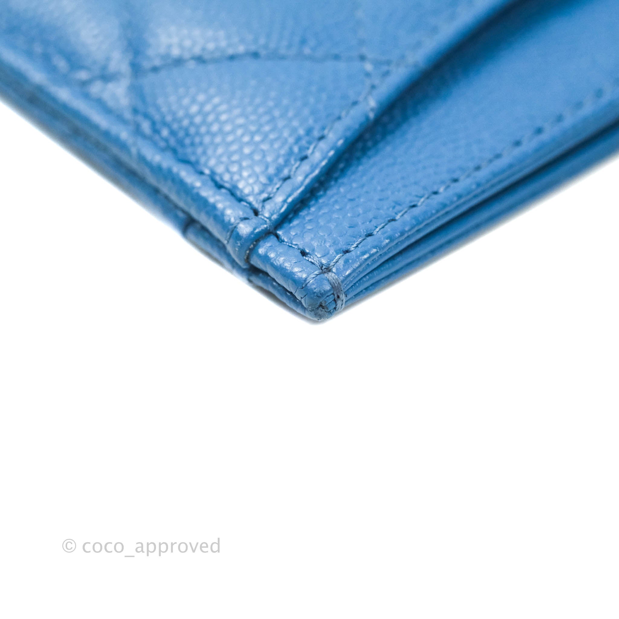 Chanel Blue Classic Caviar Card Holder Light blue Leather ref.975581 - Joli  Closet