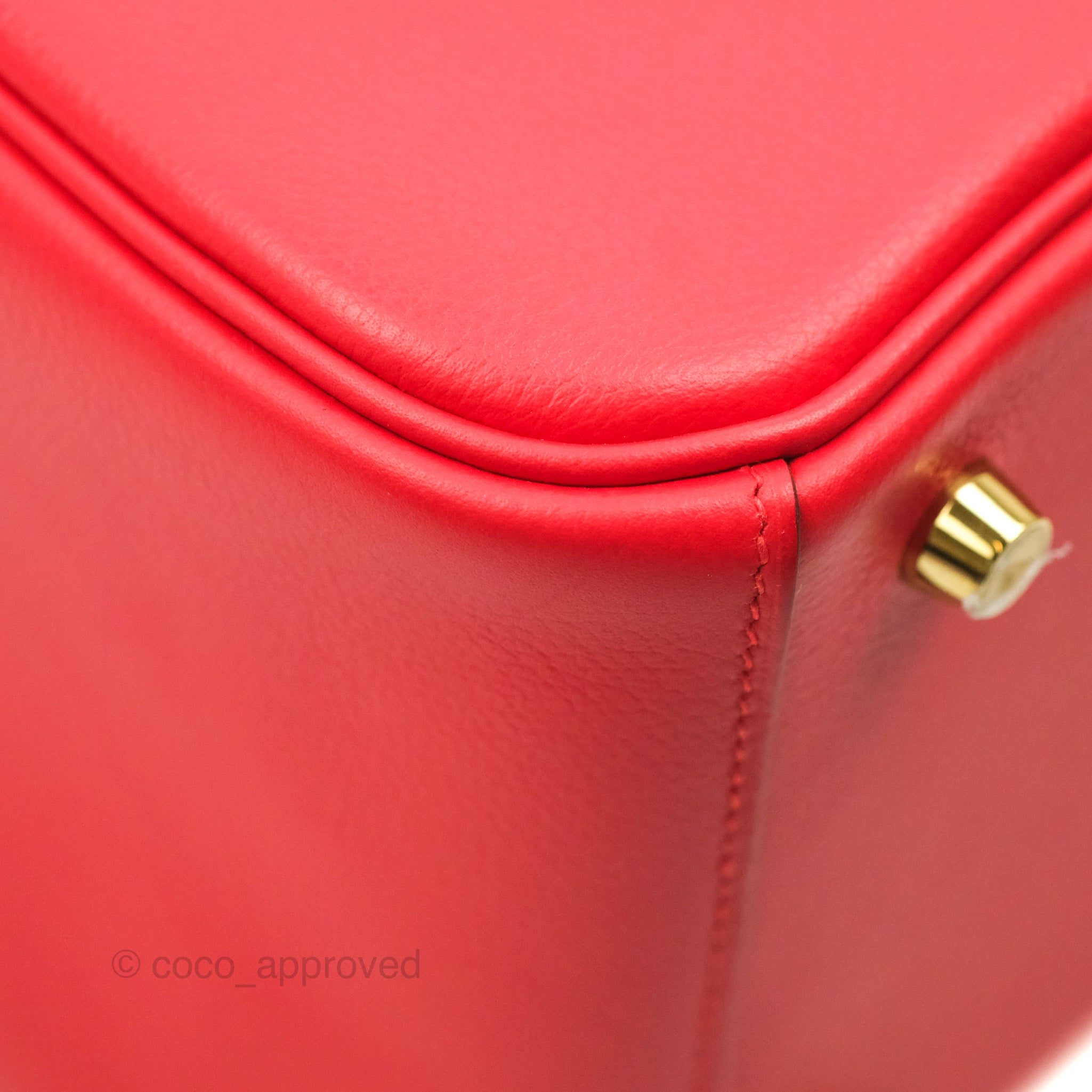 Hermès Limited Edition Rouge Tomate And Cuivre Swift Lindy 26 Gold