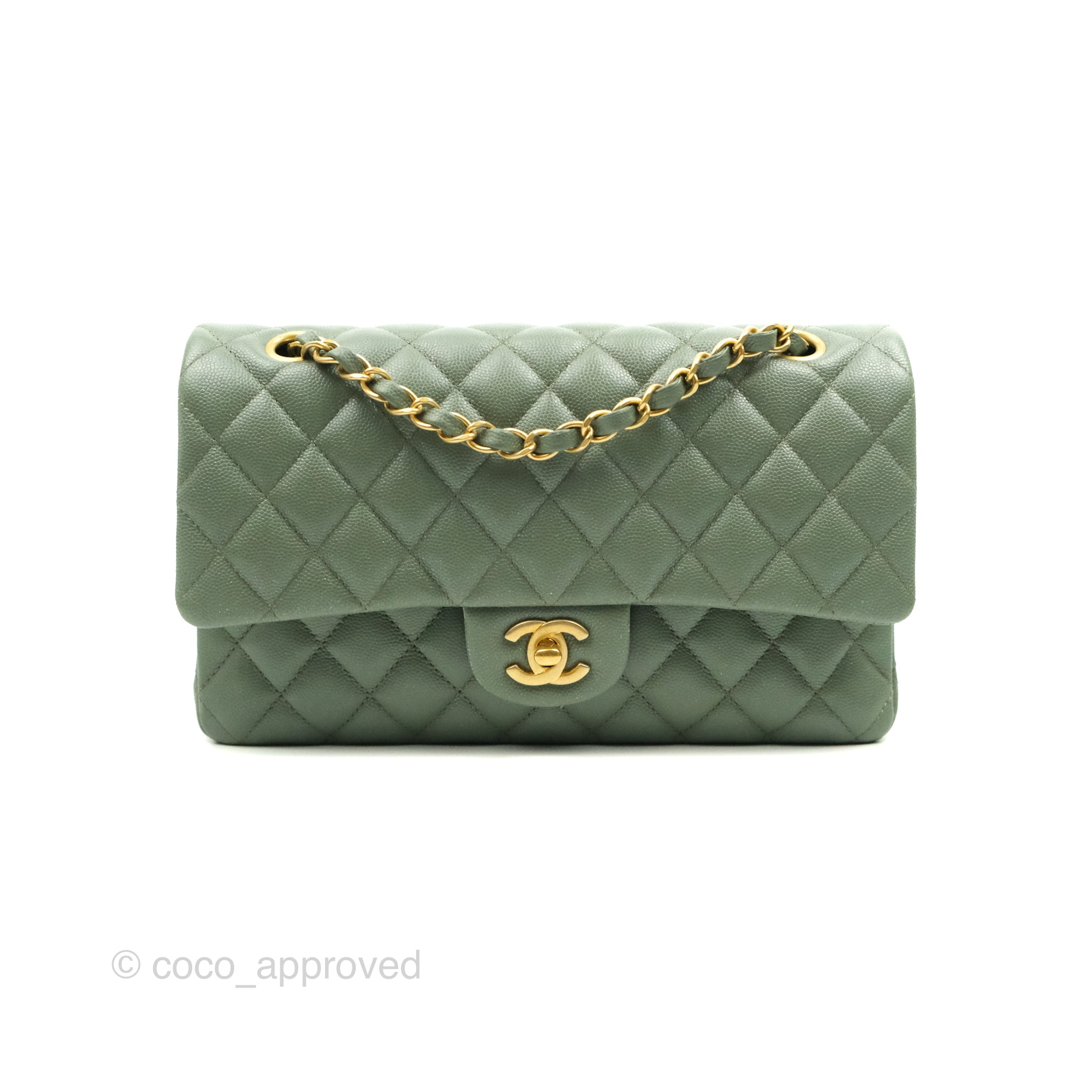 Chanel Metallic Pearly Green Quilted Caviar Jumbo Classic Double Flap Light  Gold Hardware, 2018 Available For Immediate Sale At Sotheby's