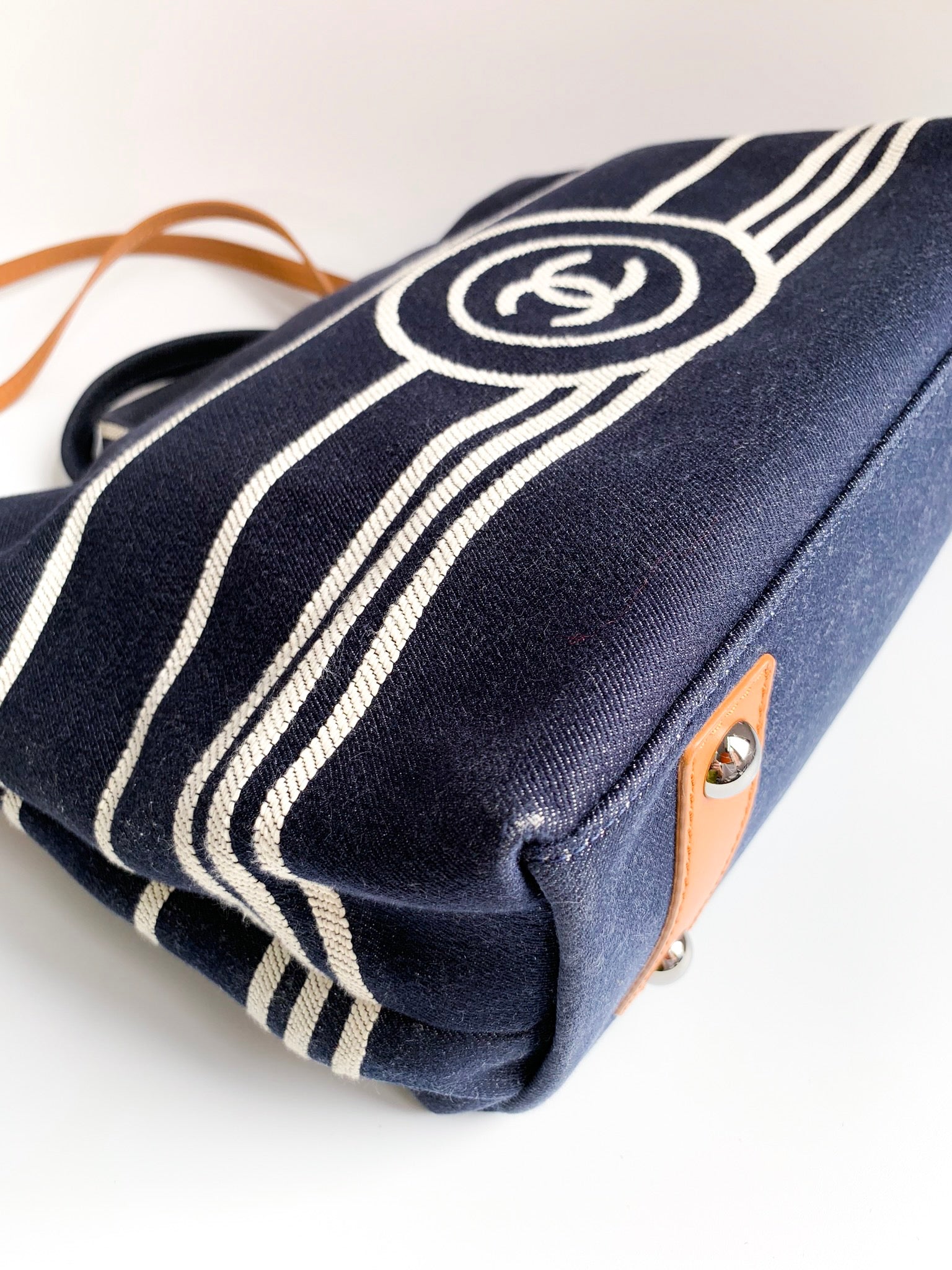 CHANEL Coco Cabas Spirit Denim XL Tote Bag For Sale at 1stDibs