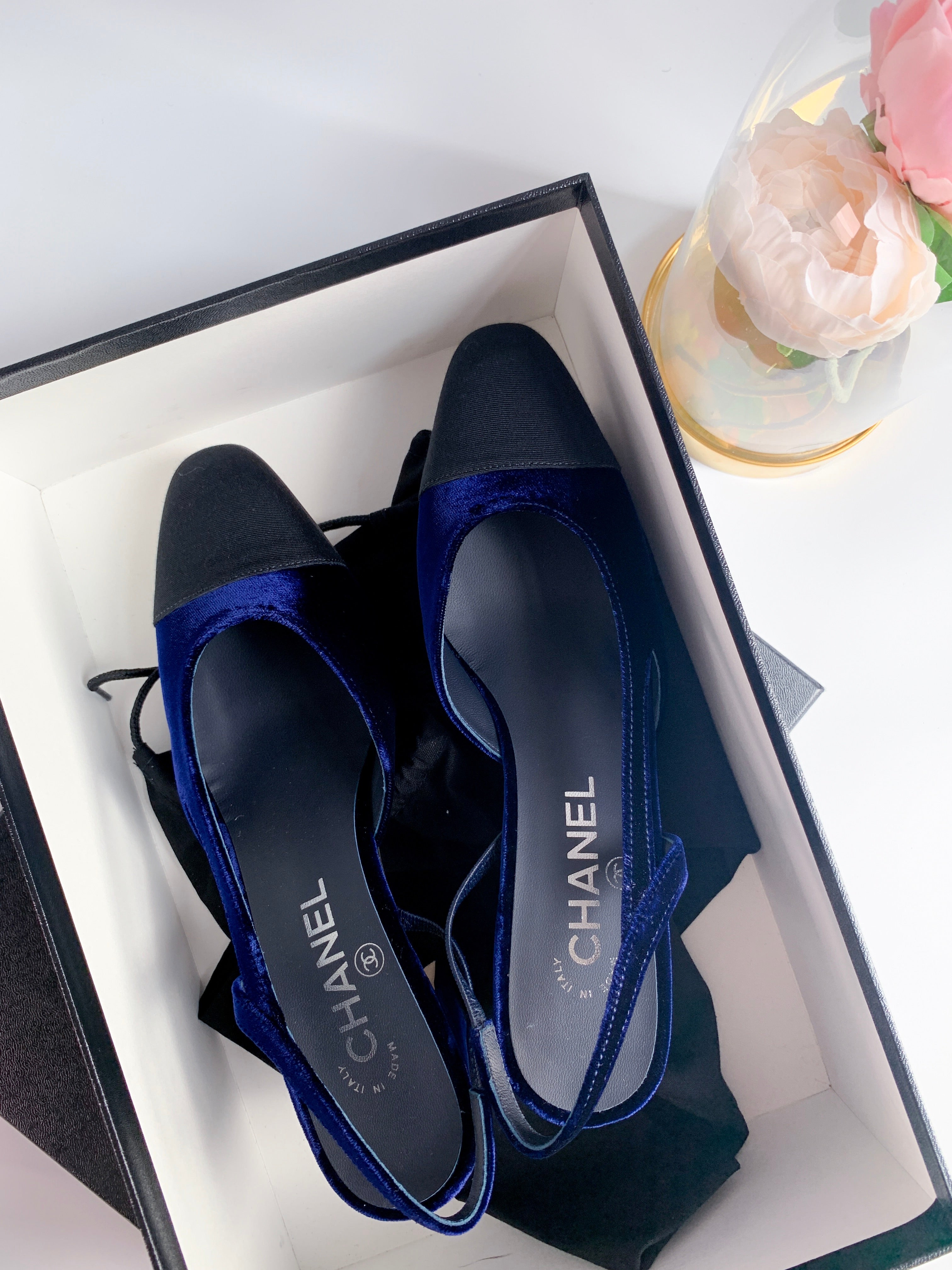 Chanel Velvet Grosgrain Cap Toe CC Slingback Pumps 37C Blue Black – Coco  Approved Studio