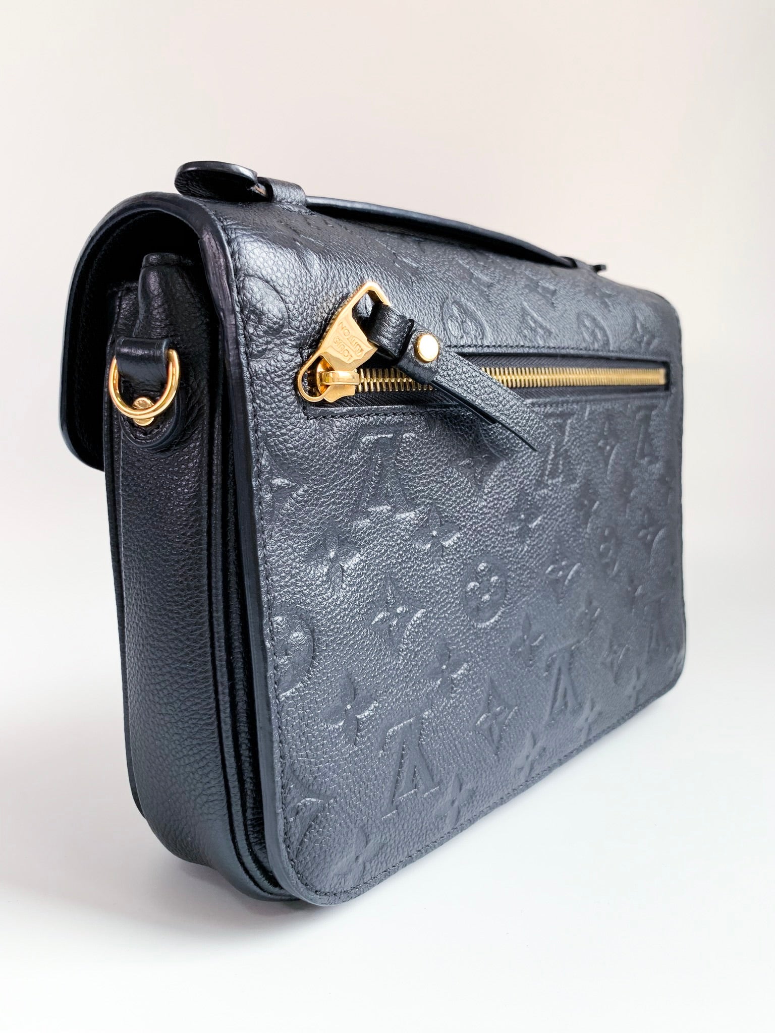 LOUIS VUITTON Metis Pochette Empreinte Leather Crossbody Bag Blue - 20