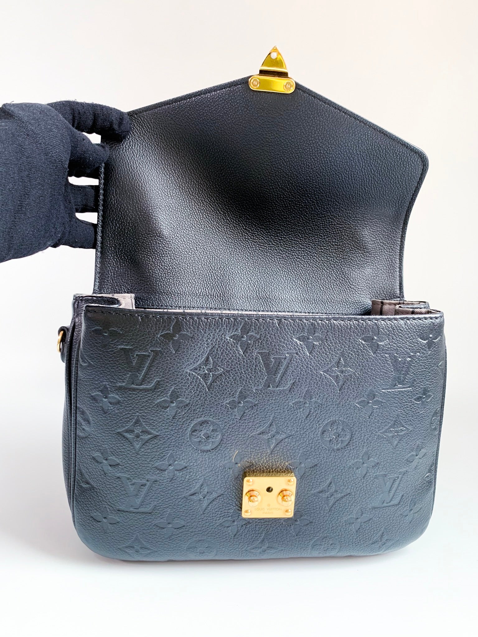 Louis Vuitton Empreinte Pochette Metis Black – Coco Approved Studio