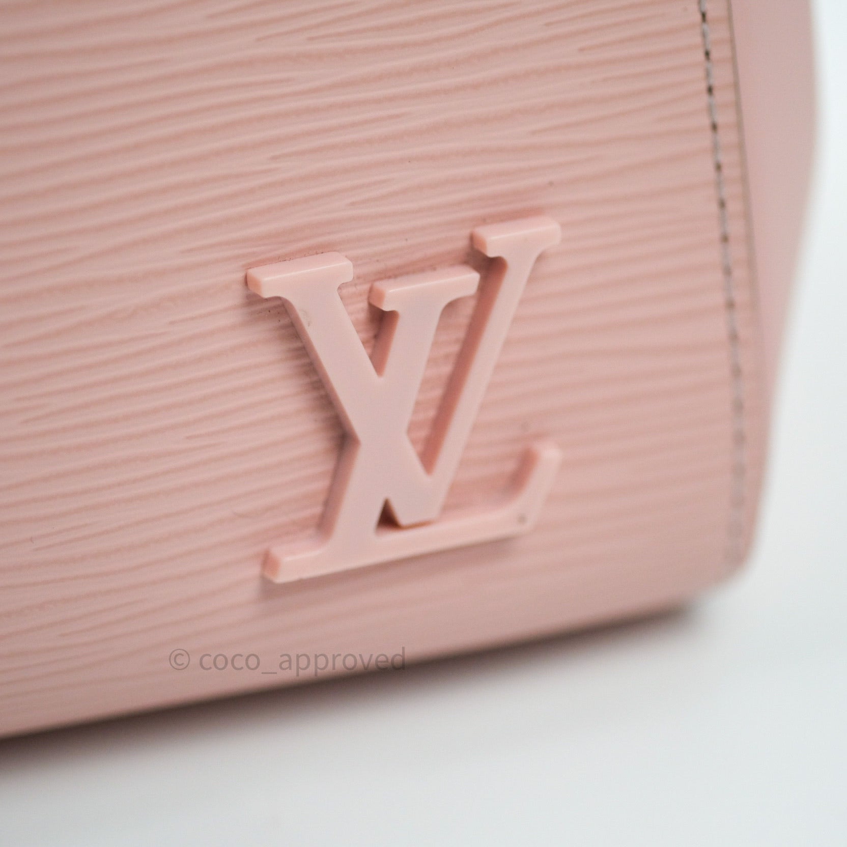 Louis Vuitton Epi Cluny MM Rose Ballerine – Coco Approved Studio