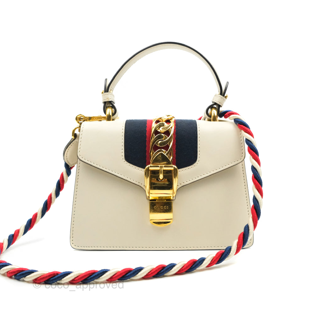 Gucci Mini Sylvie Top Handle White Calfskin Shoulder Bag⁣ ⁣⁣⁣⁣⁣⁣⁣⁣⁣⁣⁣⁣⁣⁣⁣⁣With Strap