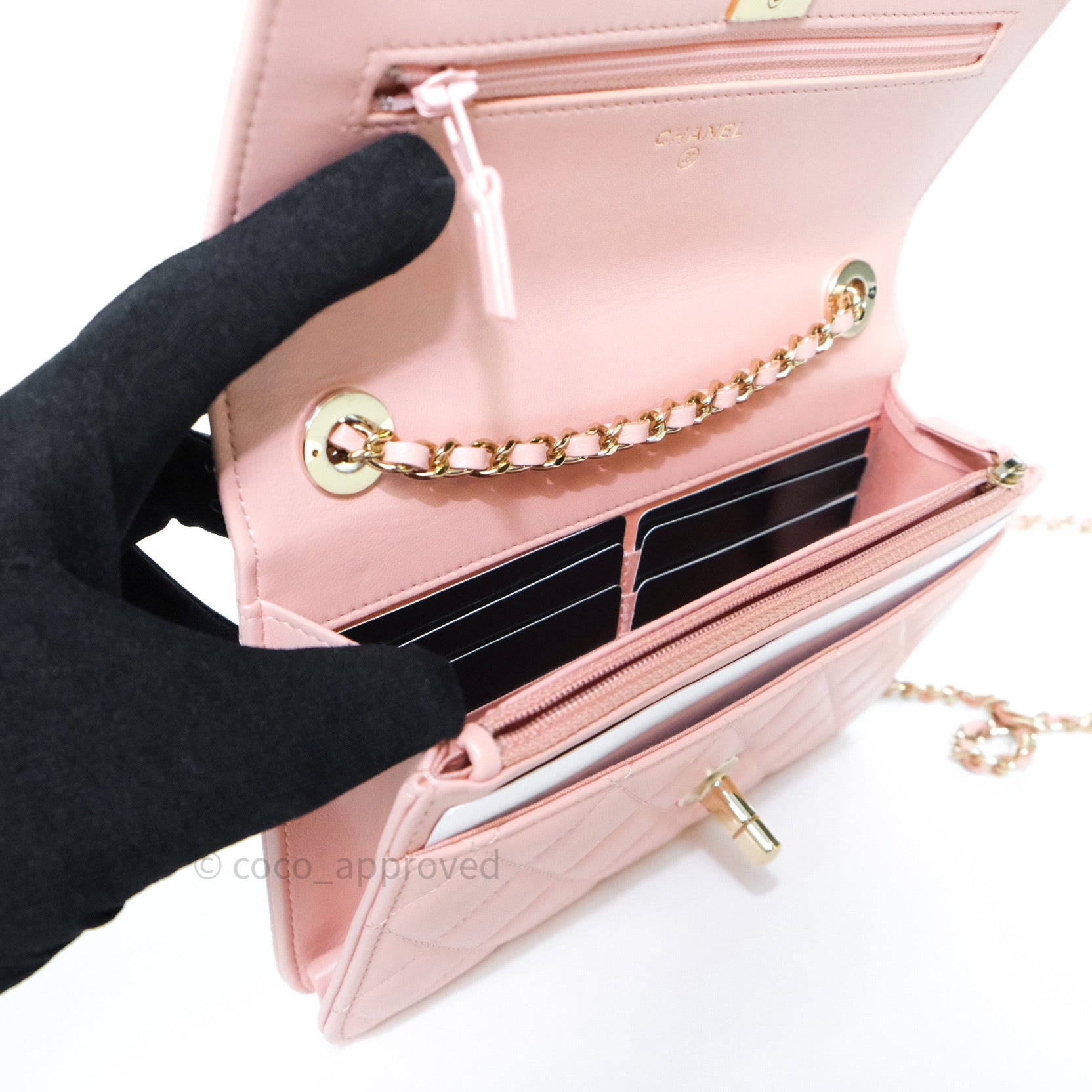 RARE PRETTY🖤 22C CHANEL Trendy Wallet On chain WOC Black Flap Bag Rose  Gold HW