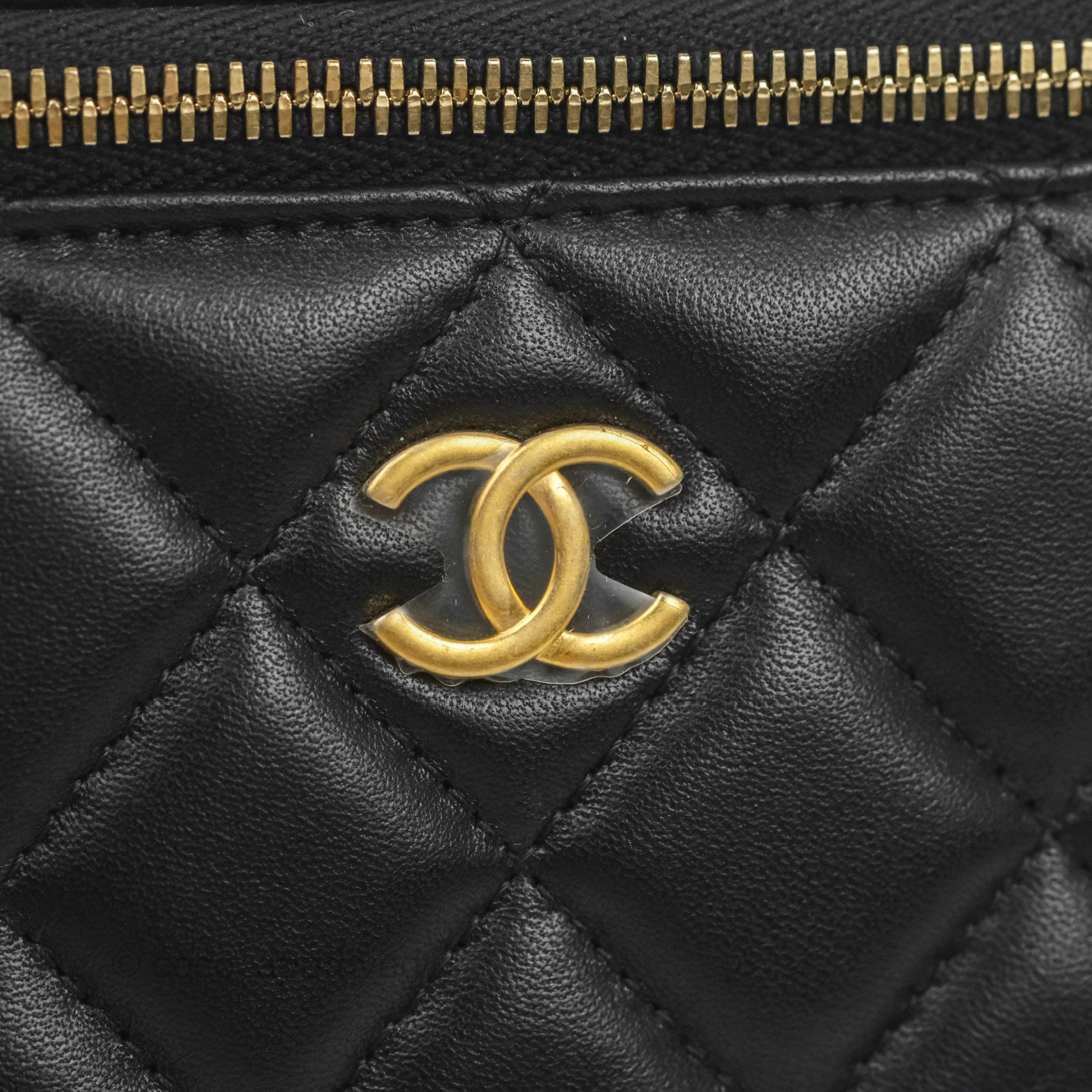 Fashion « Chanel-Vuitton », Sale n°2089, Lot n°221
