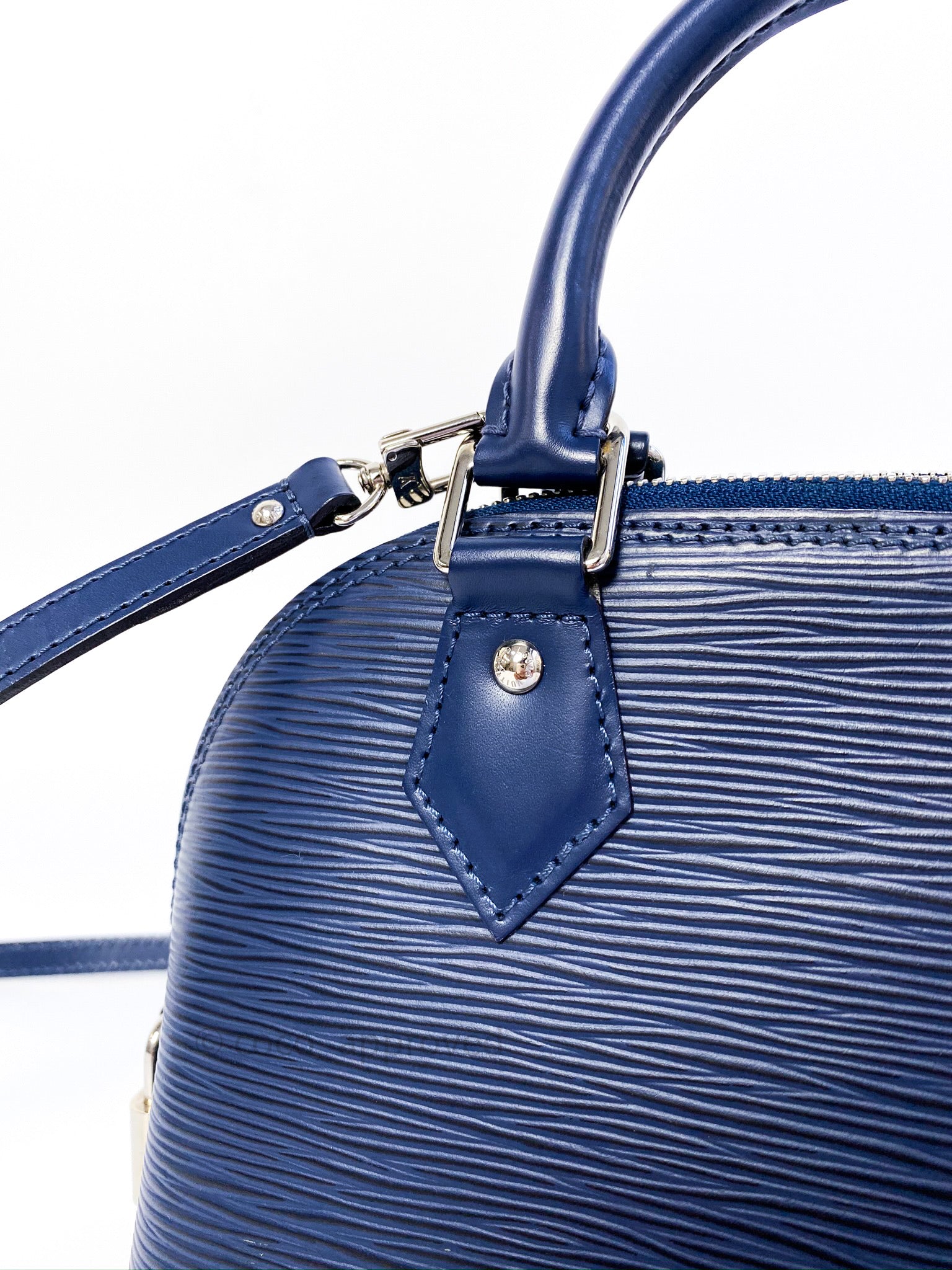 Authentic Louis Vuitton Alma BB Epi leather Blue Indigo Box/Dust