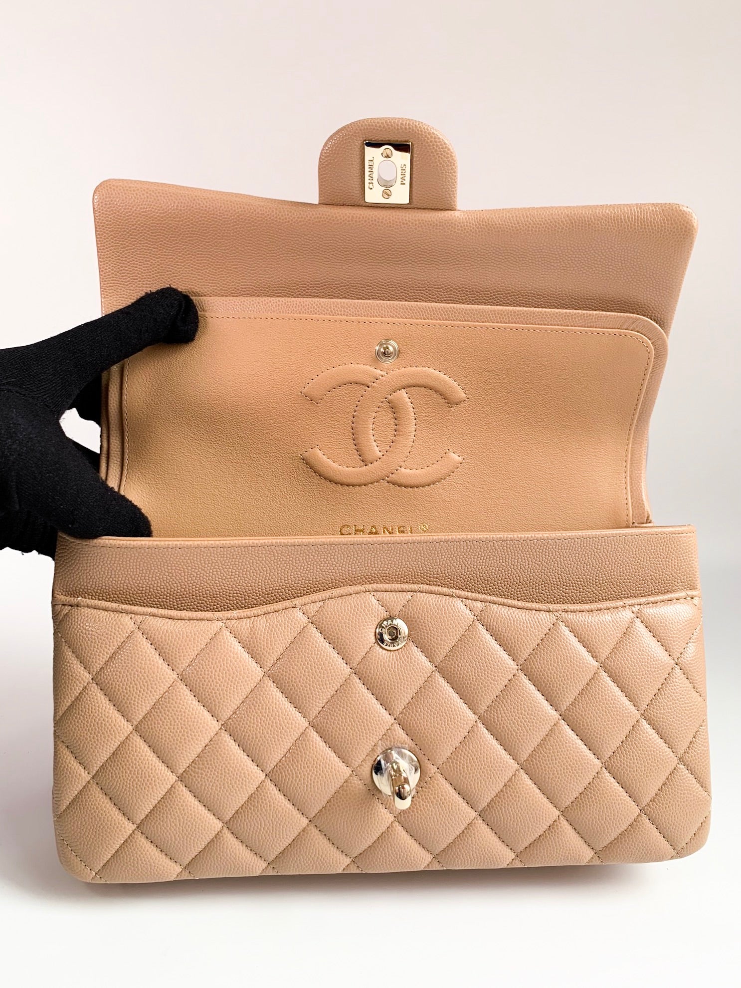 Chanel-Kartenetui aus goldenem Kaviarleder ref.1023146 - Joli Closet