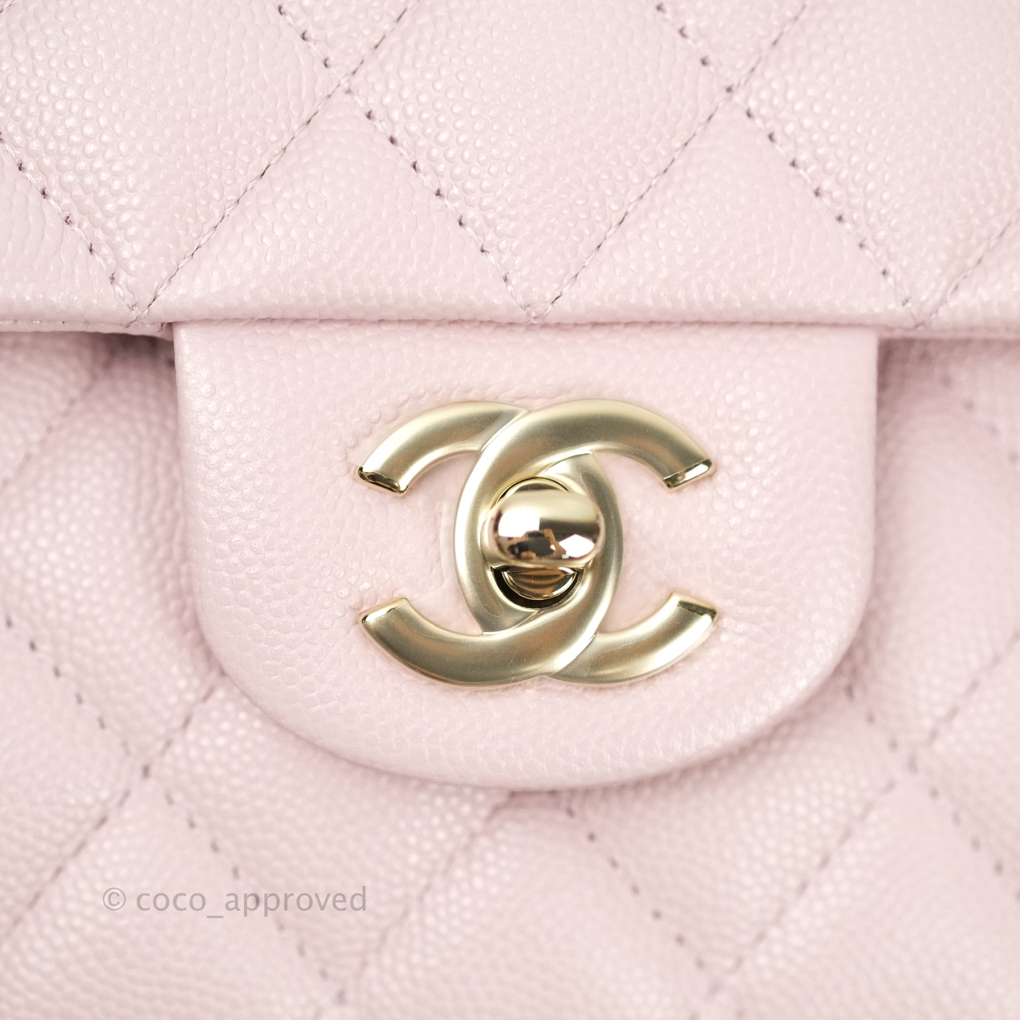 Chanel Lilac Caviar Medium Classic Flap Bag ○ Labellov ○ Buy and Sell  Authentic Luxury