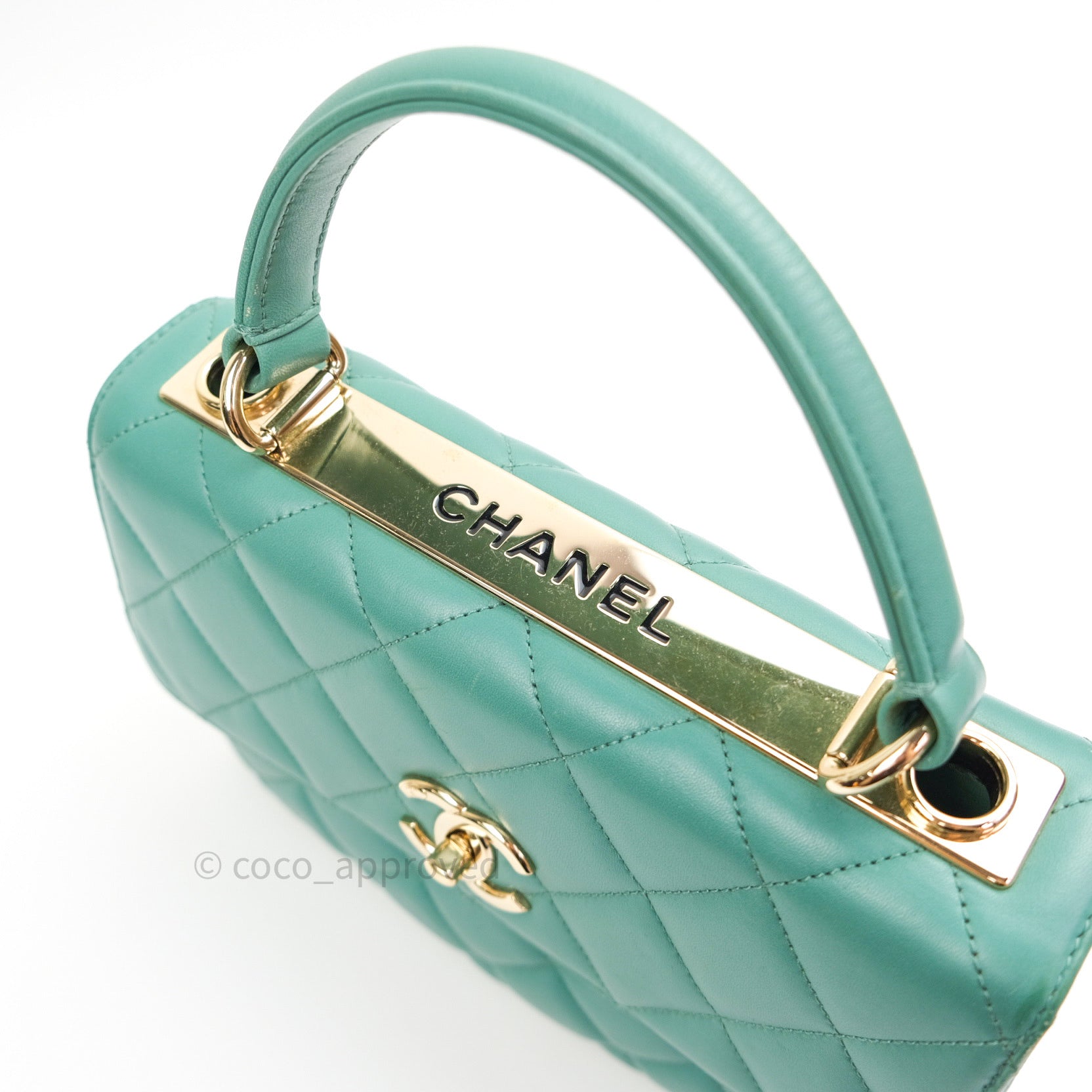 Trendy cc top handle leather handbag Chanel Green in Leather