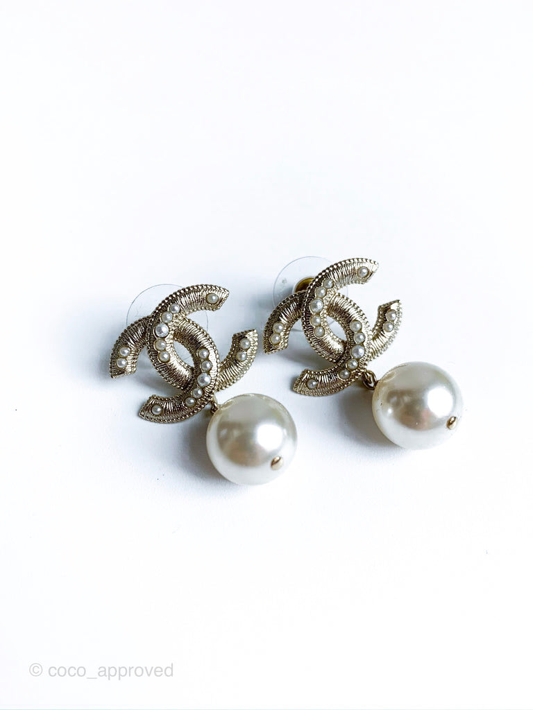 CHANEL Pearl CC Heart Drop Earrings Gold 894682
