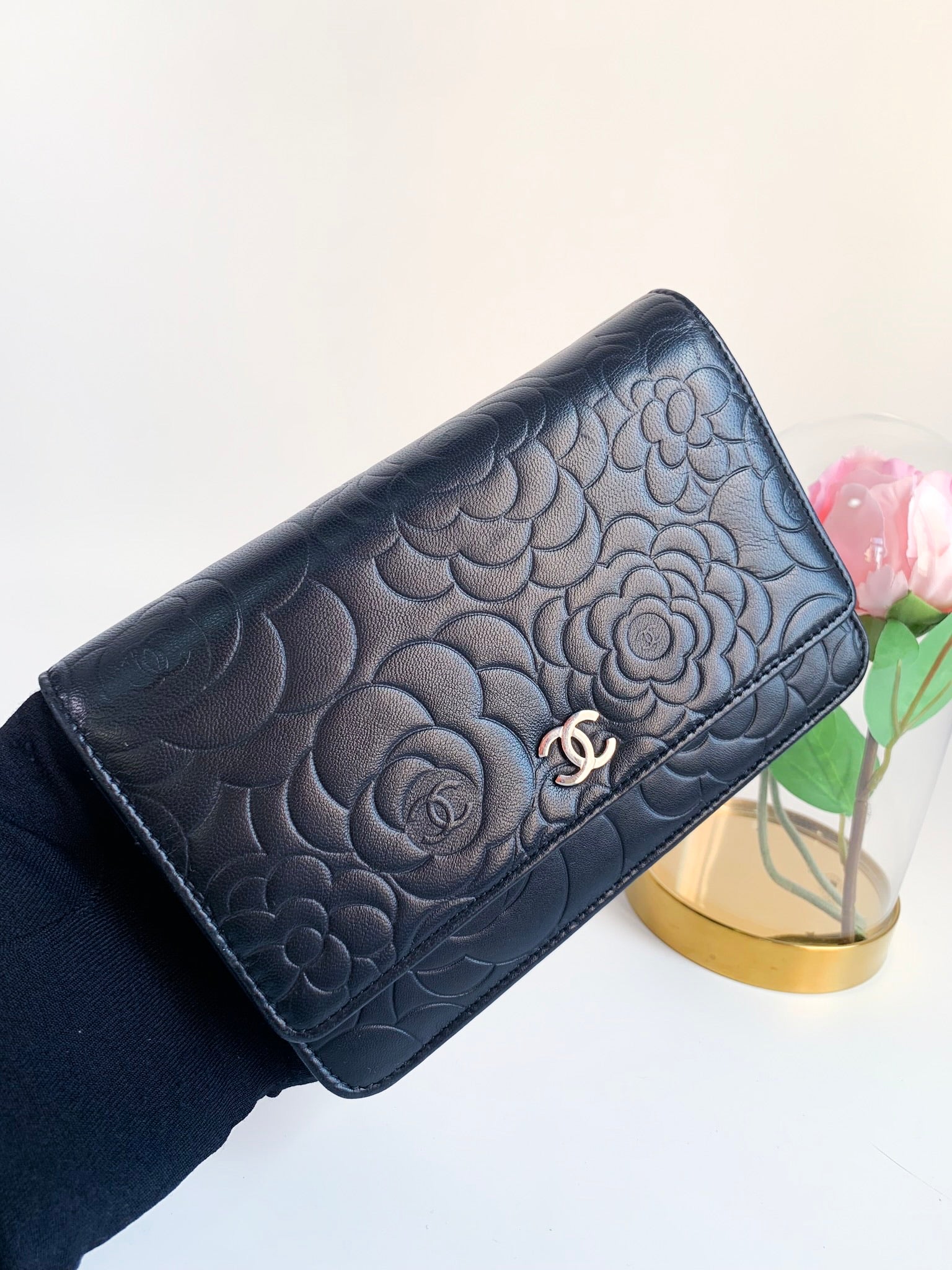 Wallet On Chain Chanel Camellia WOC Black Lambskin ref.828817