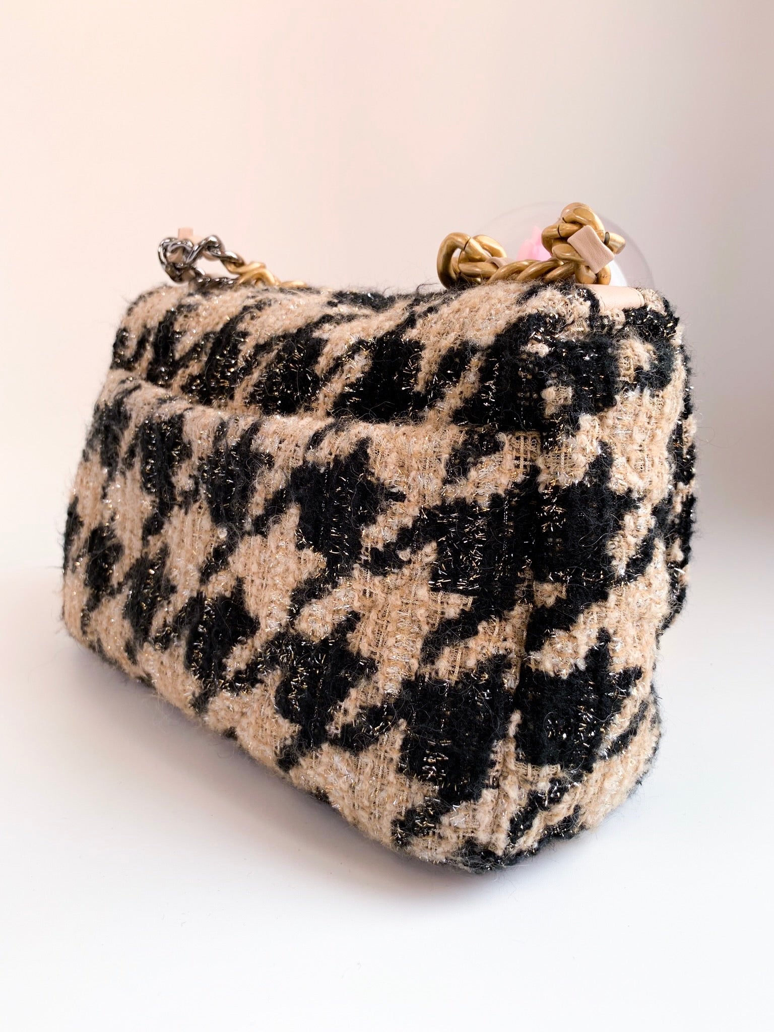 Chanel 19 Small Houndstooth Beige Tweed Flap Bag – Coco Approved Studio