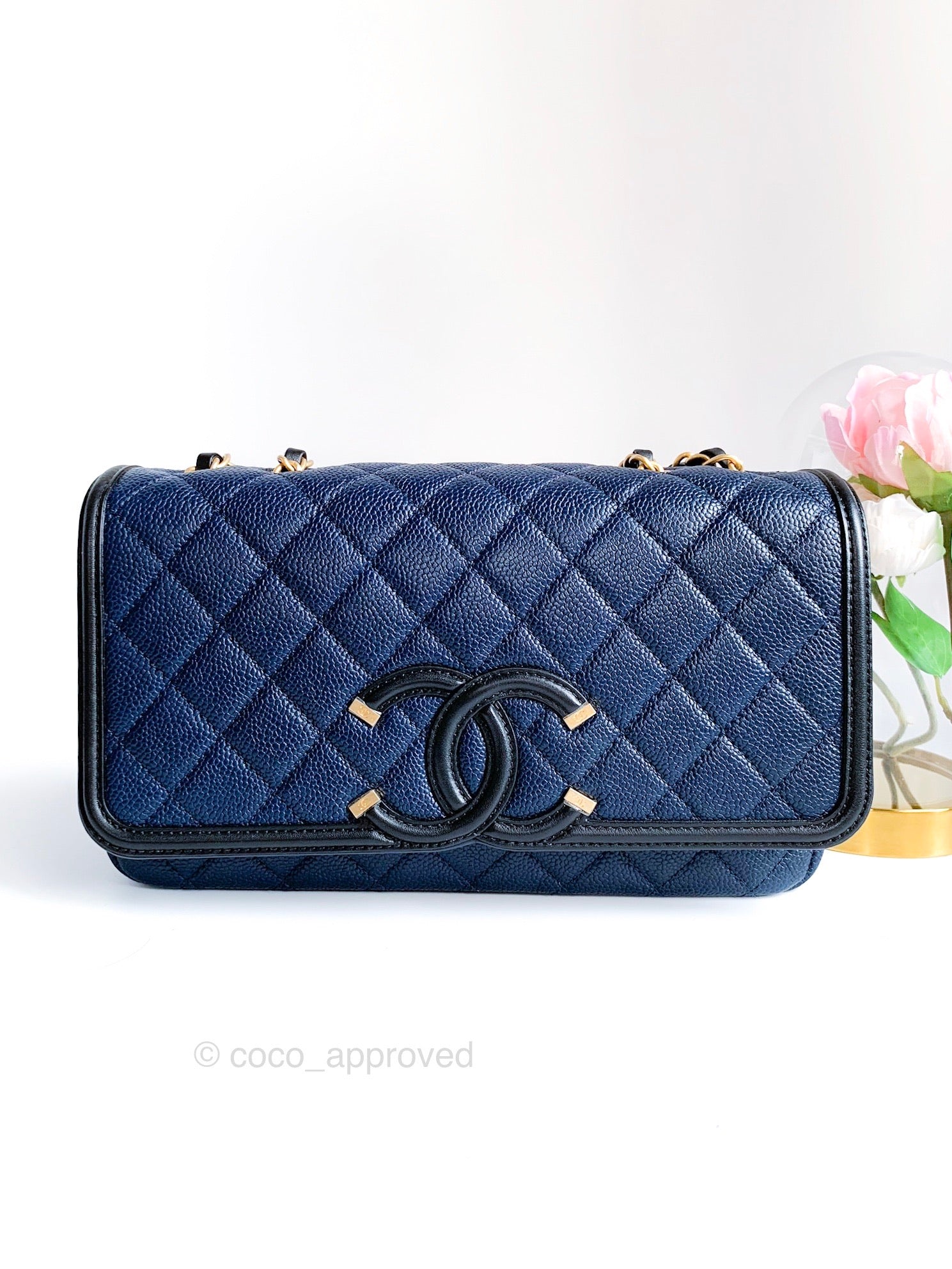 Chanel Quilted Medium CC Filigree Flap Navy Black Caviar – Coco Approved  Studio