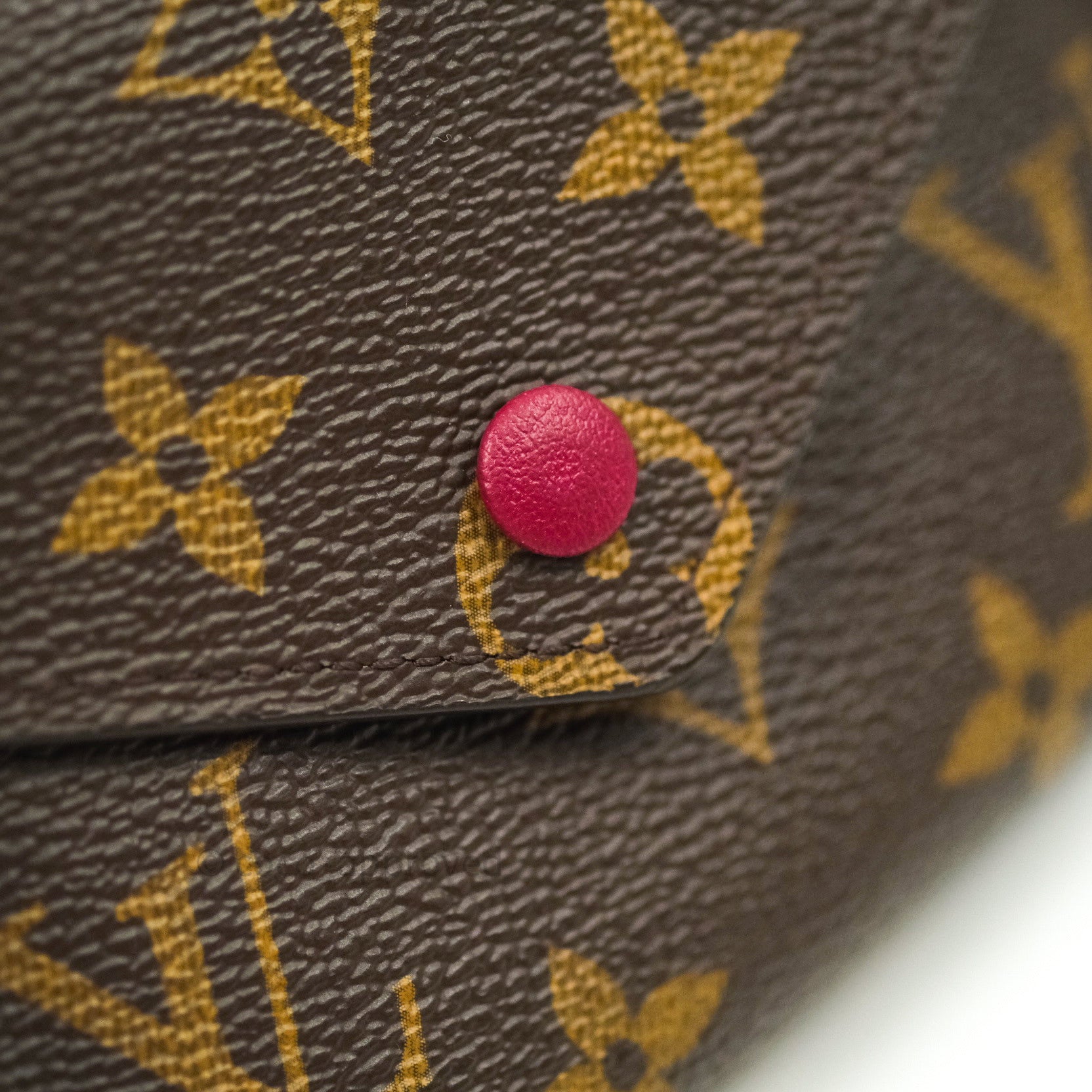 Louis Vuitton Victorine compact wallet Pink Patent leather ref.122657 -  Joli Closet