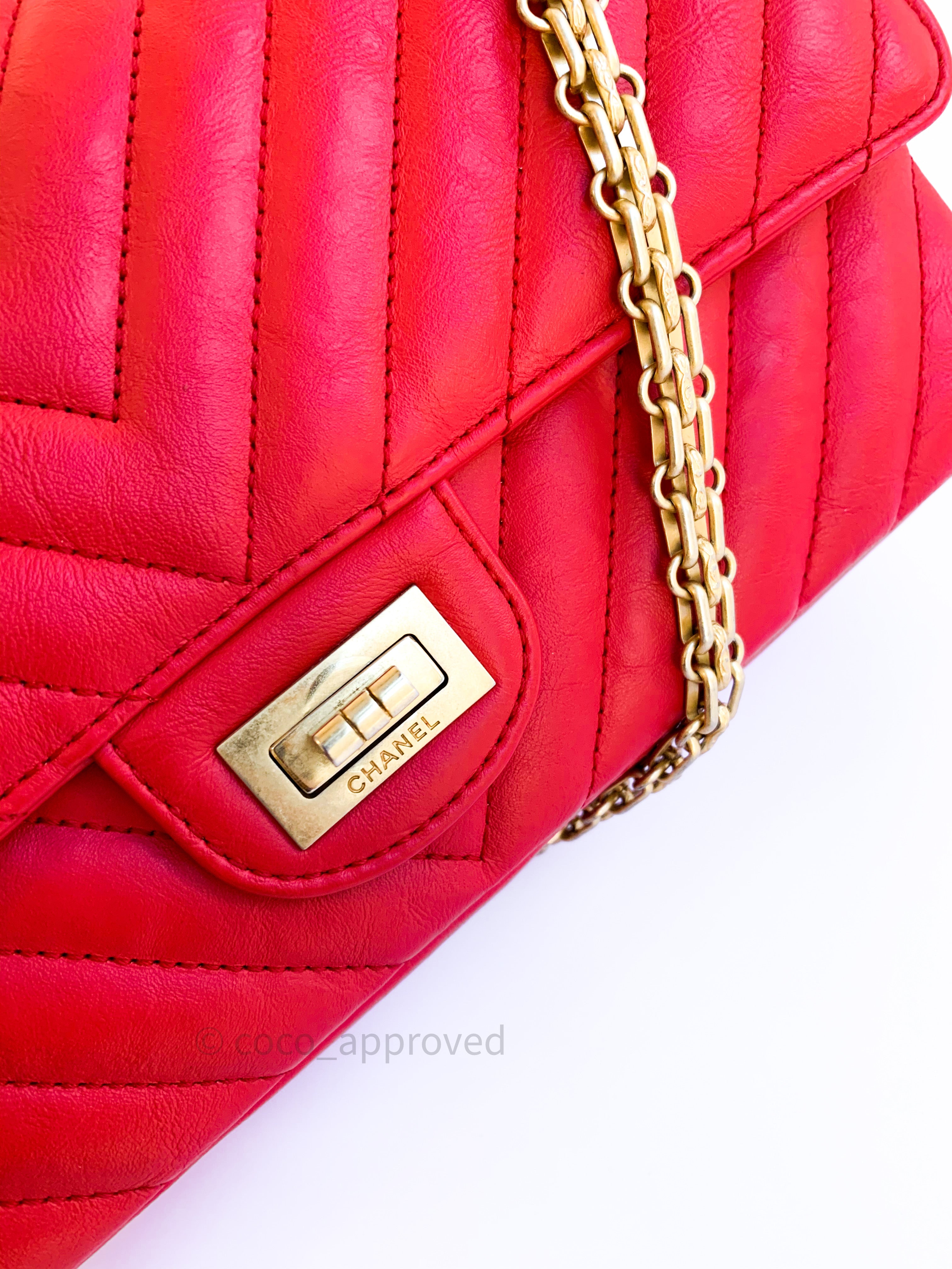 Chanel CHANEL 2.55 Chevron V stitch chain shoulder bag leather red A37586  gold metal fittings Bag