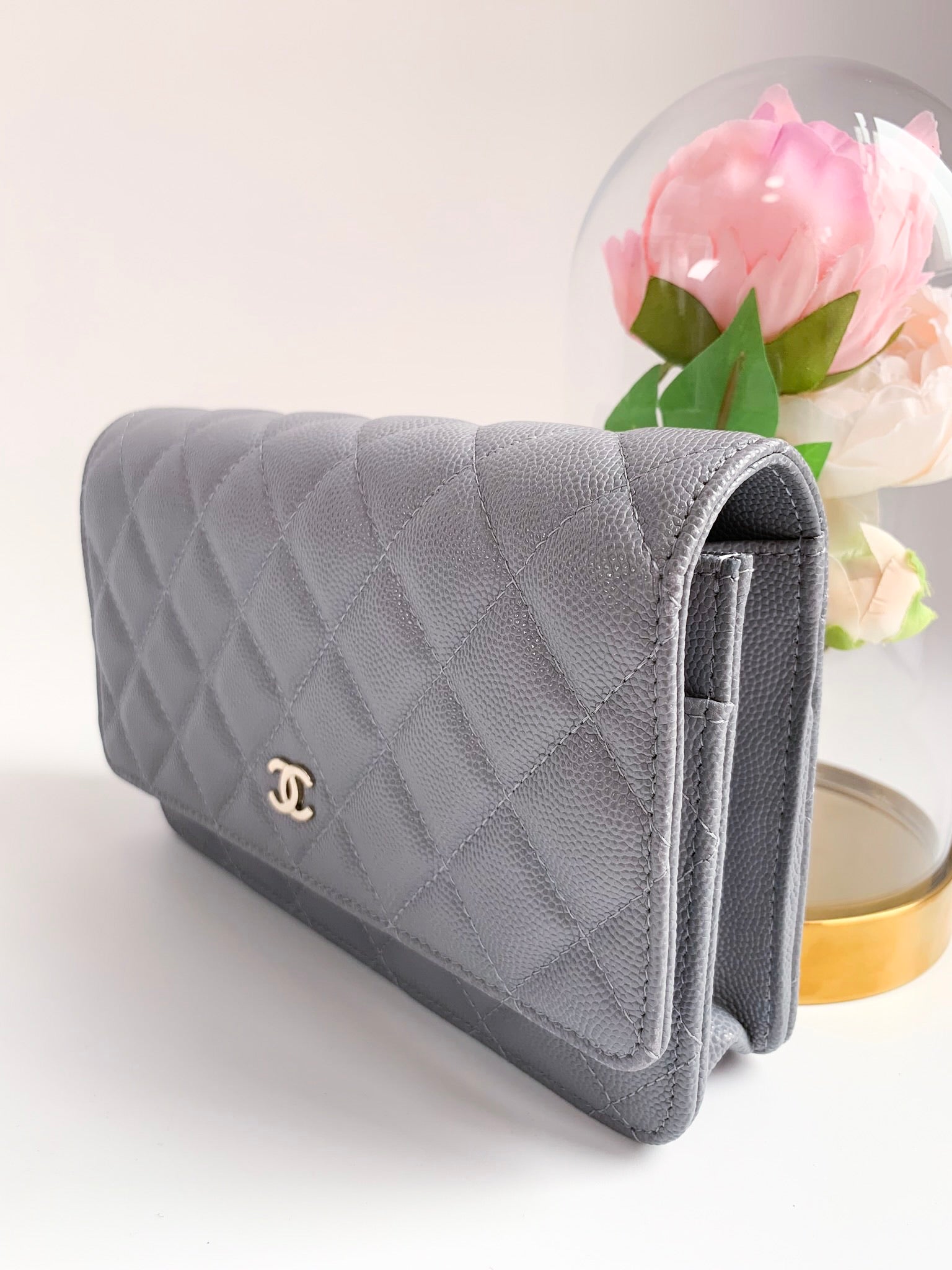 Chanel Silver Quilted Card Wallet Change Purse Key Pouch Leather ref.609071  - Joli Closet