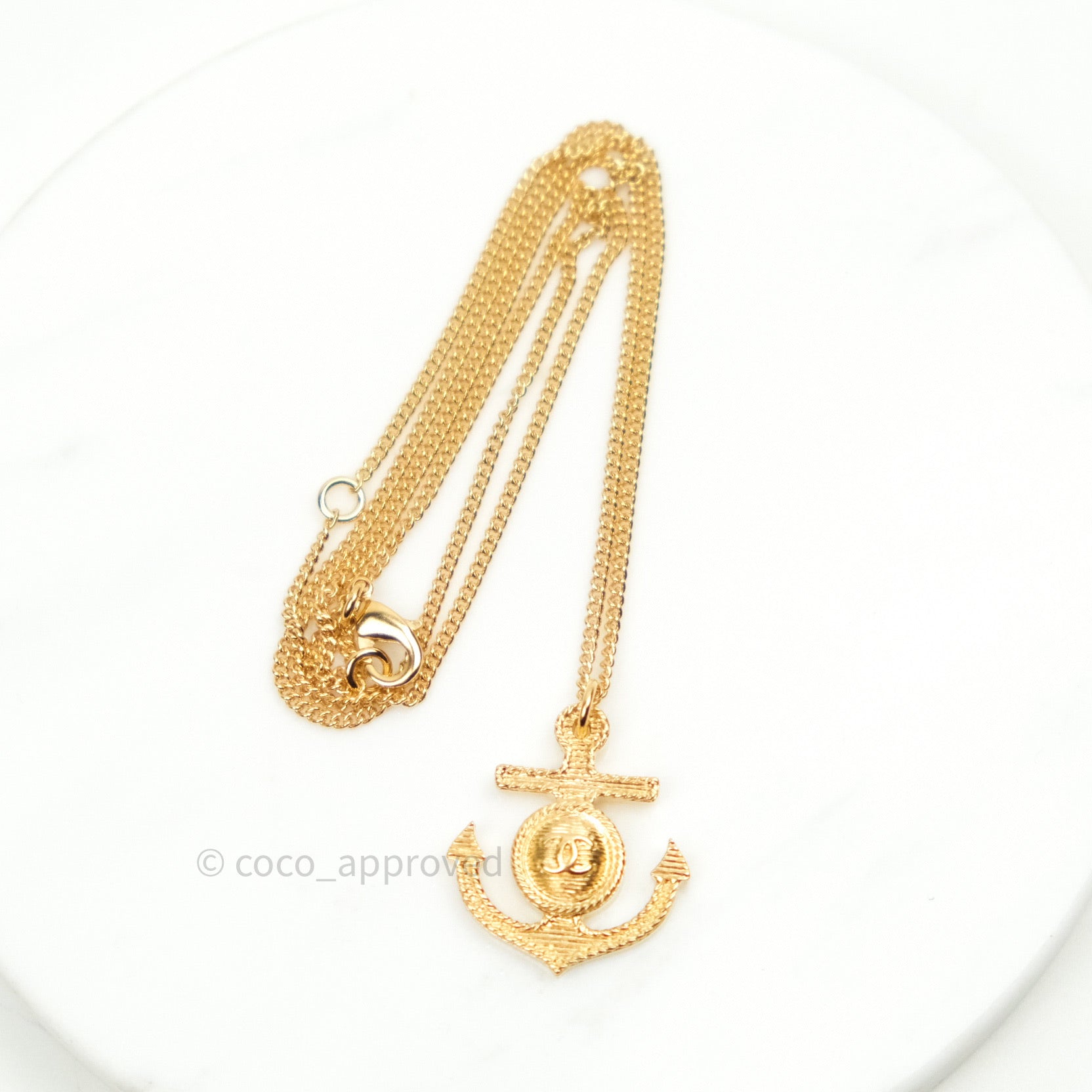 Chanel CC Anchor Pendant Gold Necklace – Coco Approved Studio