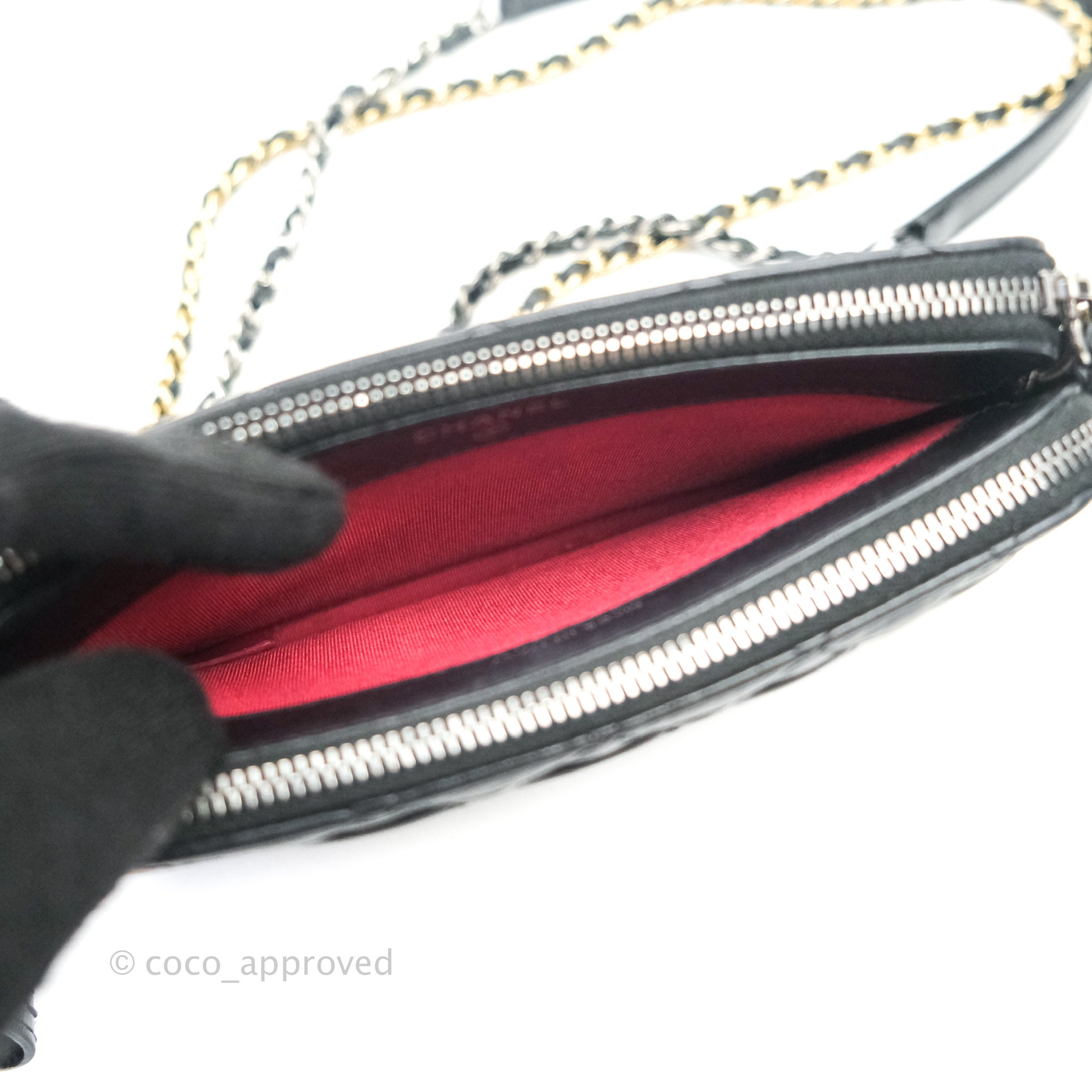 Chloé Gabrielle Clutch Bag in Black Leather ref.899796 - Joli Closet