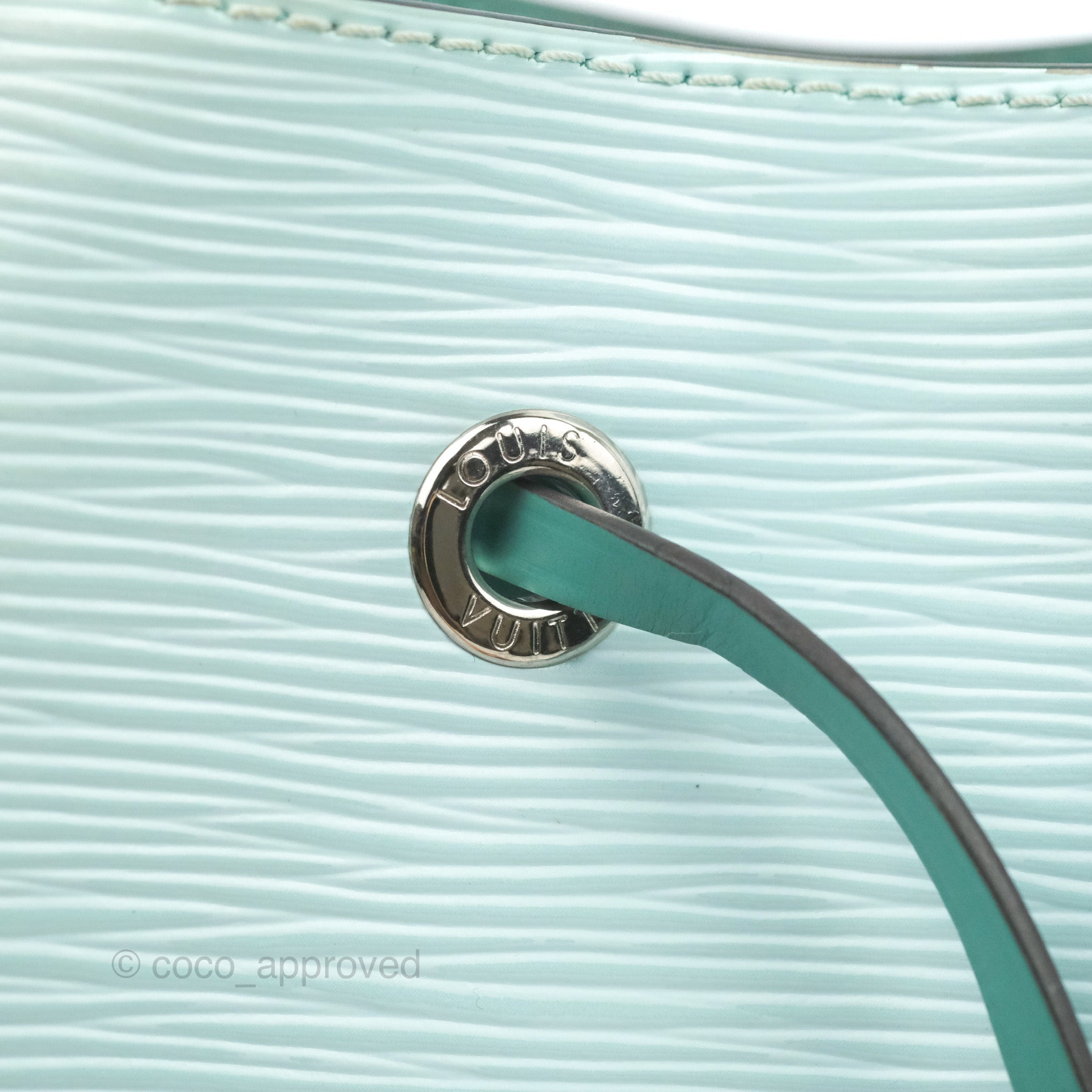 At Auction: Louis Vuitton Turquoise Epi Leather Neverfull MM