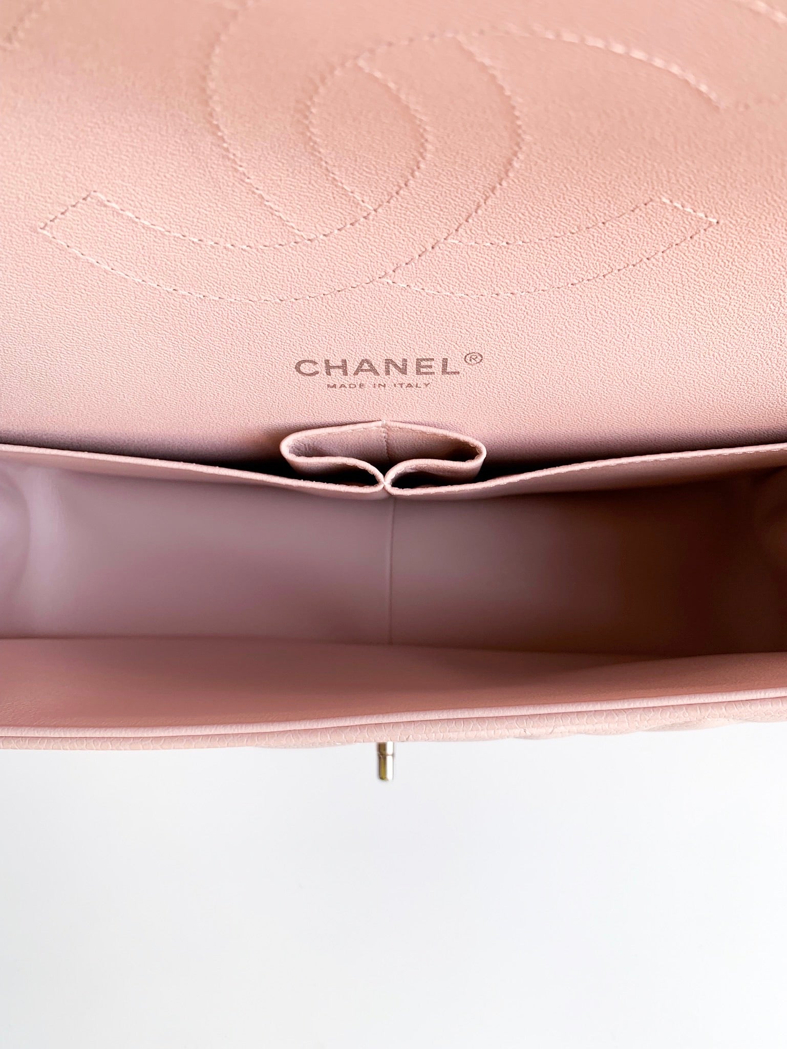 🦄SO PRETTY! 22C Chanel Sakura Pink Full Size Flap Wallet Grained Caviar  GHW🦄