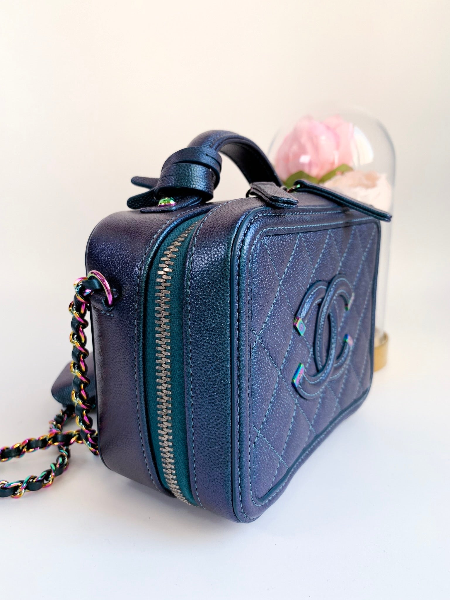 Chanel CC Filigree Grained Vanity Case Bag A93343 Light Green 2018