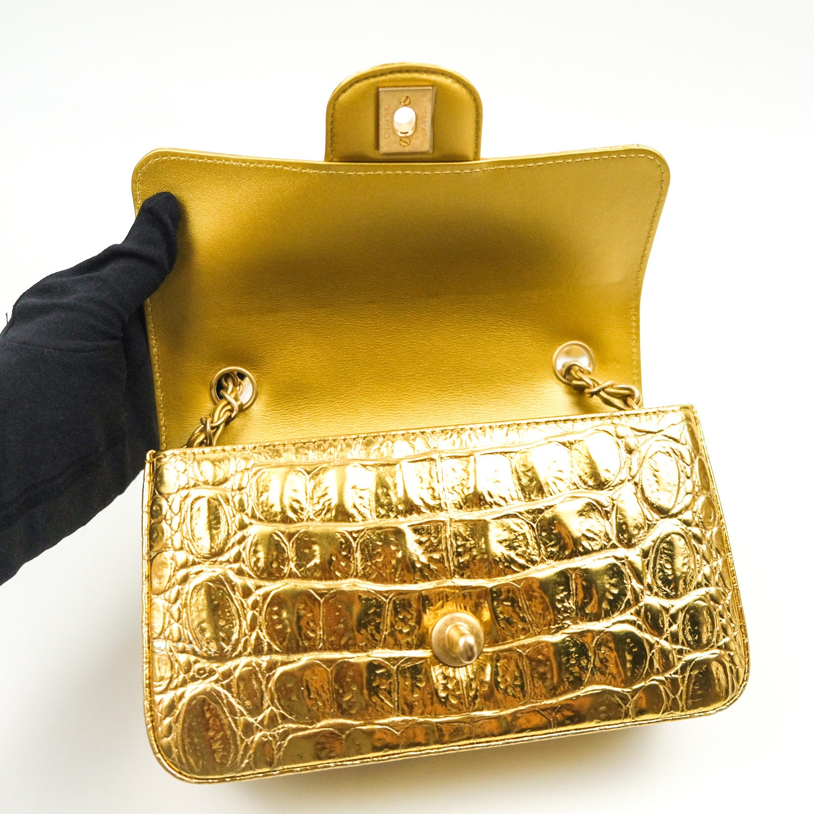 Timeless Chanel Gold Metallic Crocodile Embossed calf leather Mini Flap  Golden ref.155276 - Joli Closet