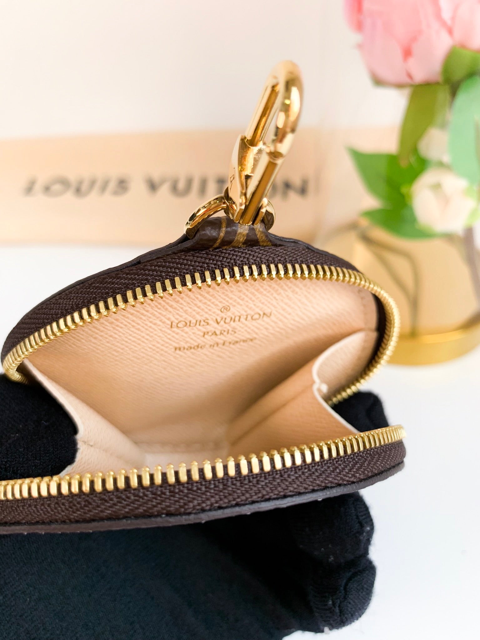 Louis Vuitton Multi Pochette Accessories MNG Khaki – Coco Approved Studio