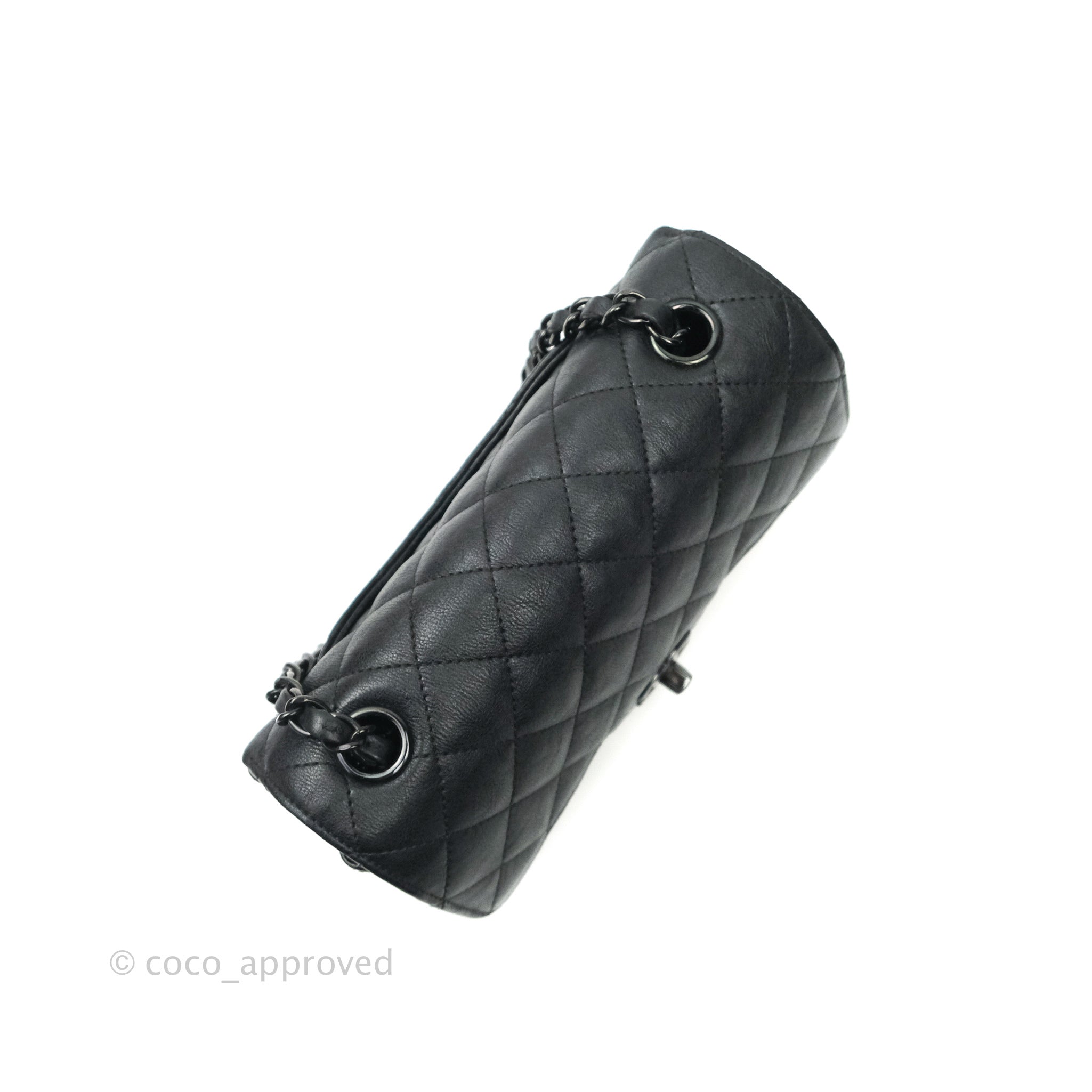 Chanel Mini rectangular so black - what's in my bag. 