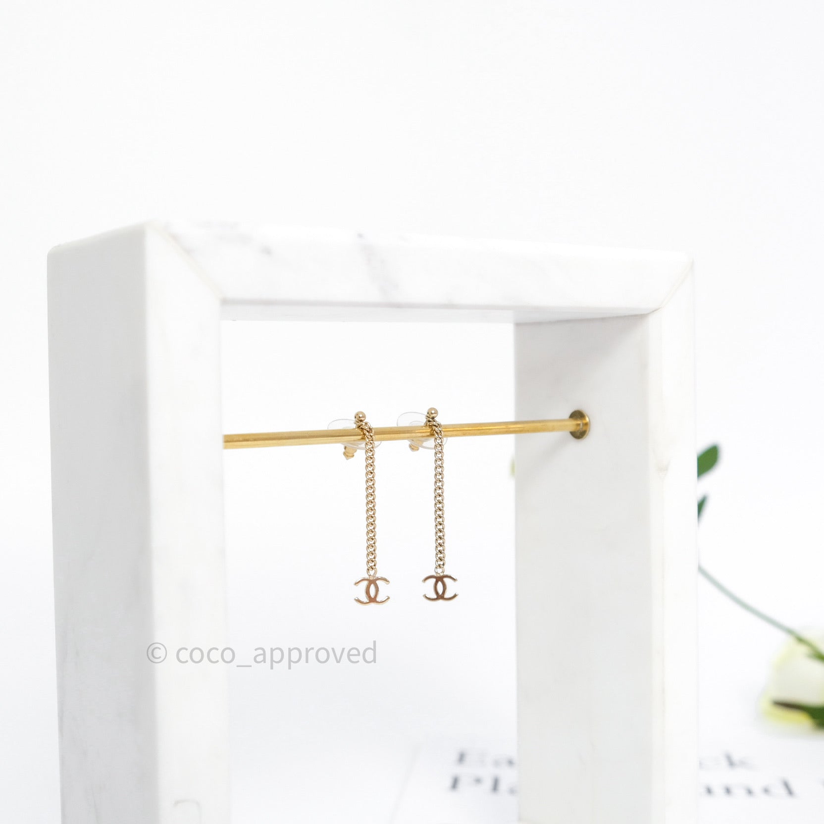 Chanel Gold CC Logo Drop Earrings – Coco Approved Studio