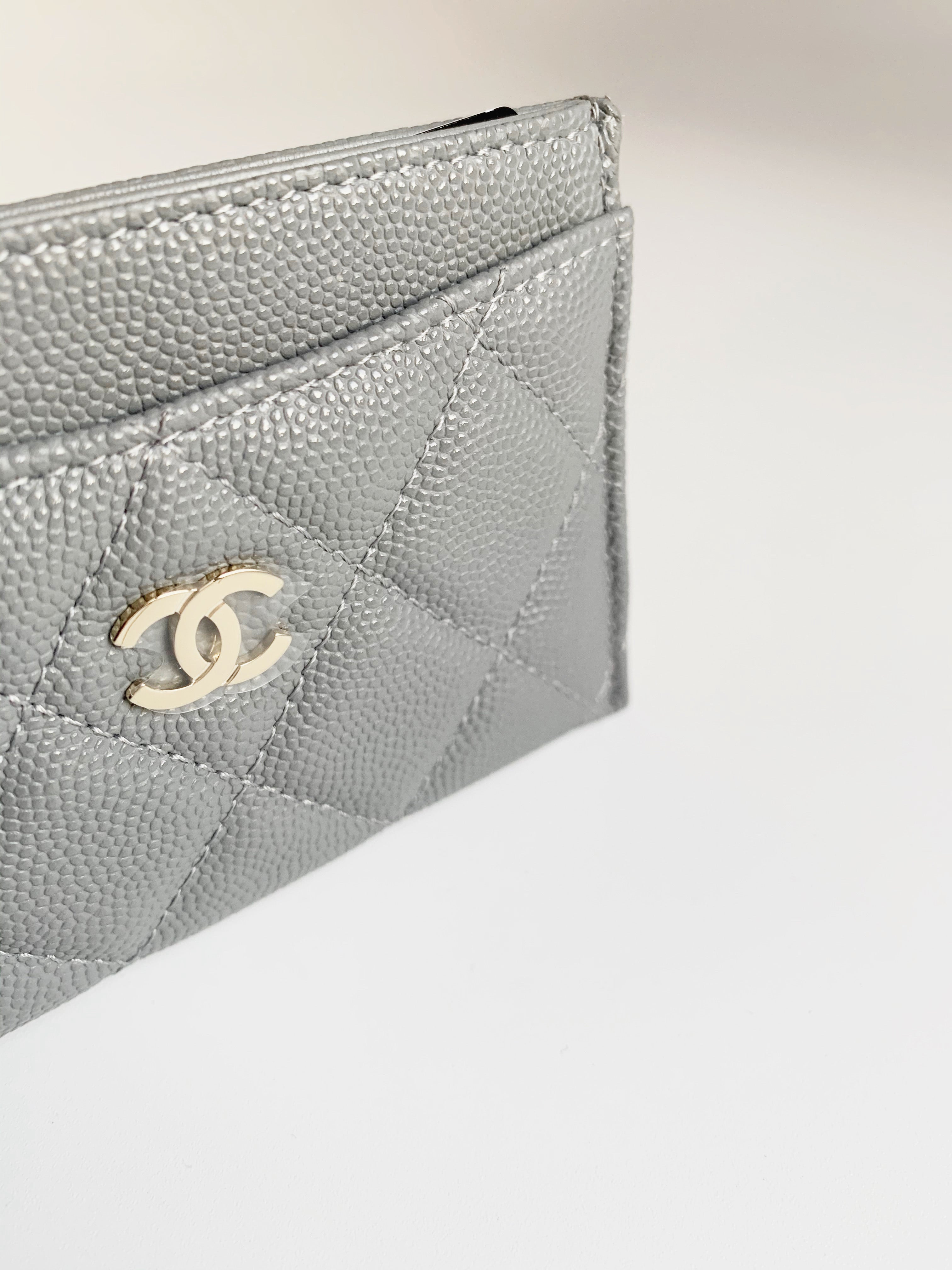 Chanel Caviar Quilted Card Holder Grey Light Gold Hardware – Coco