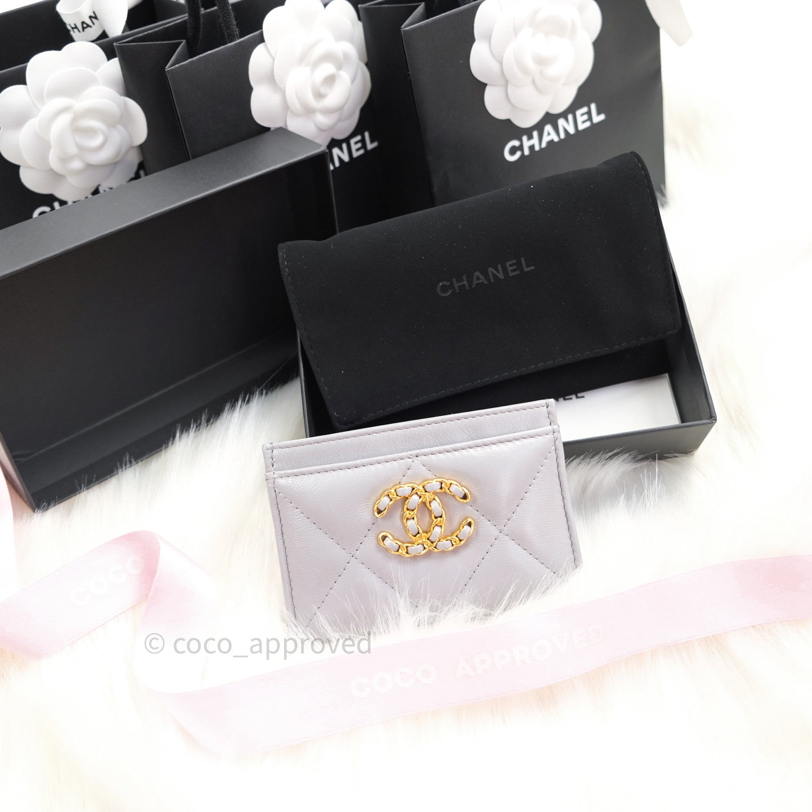Chanel 19 Quilted Grey Flat Card Holder – Coco Approved Studio