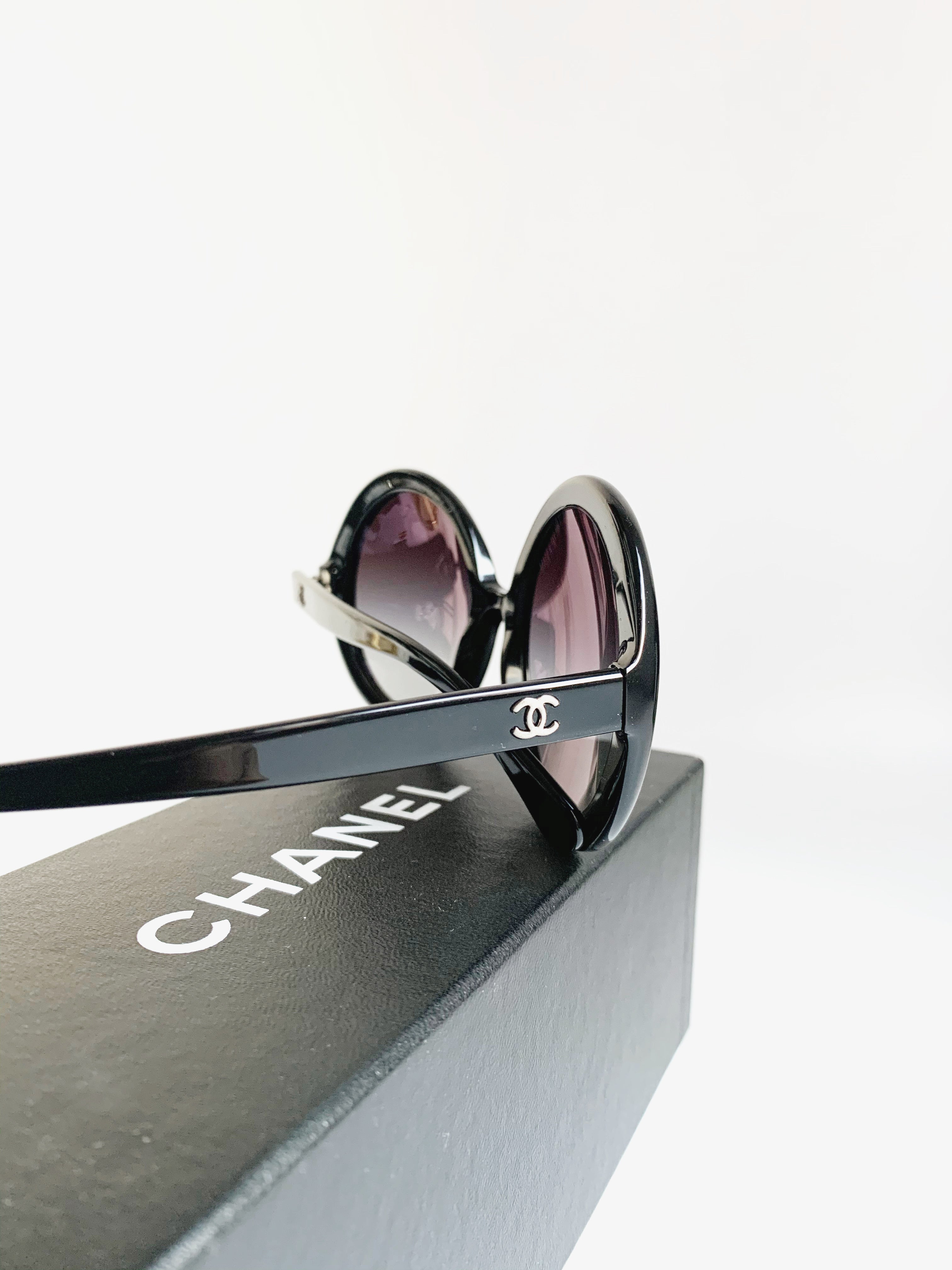 Auth CHANEL Vintage Gold CC Logo Black Sunglasses 01450 94305 Used from  Japan
