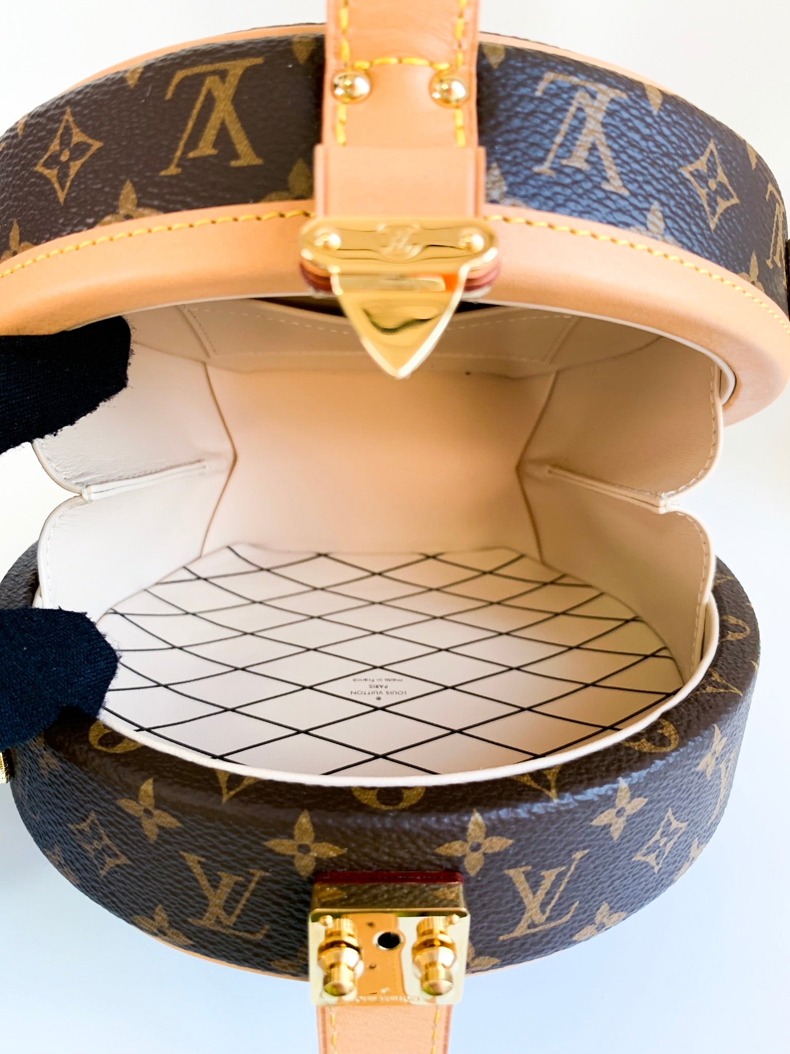 Túi Louis Vuitton Petite Boite Chapeau 